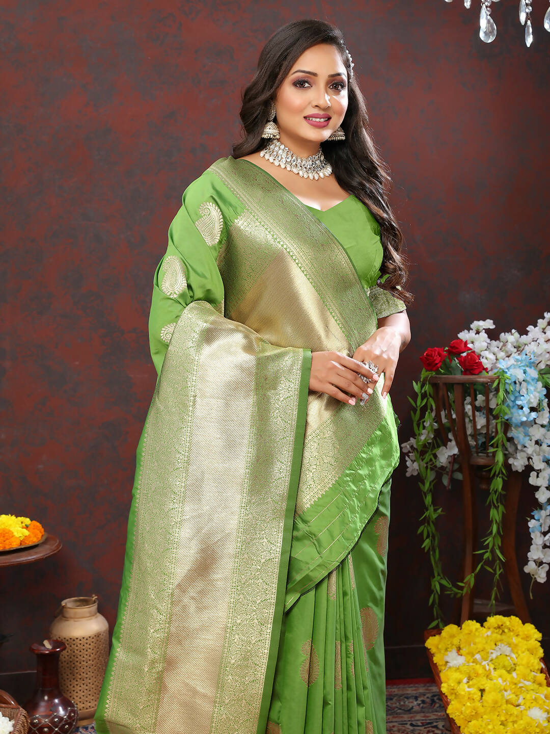 Lorenvalley Fashion Parotgreen Soft Silk Woven Design Gold Zari Weaving Saree - Swadesiicart
