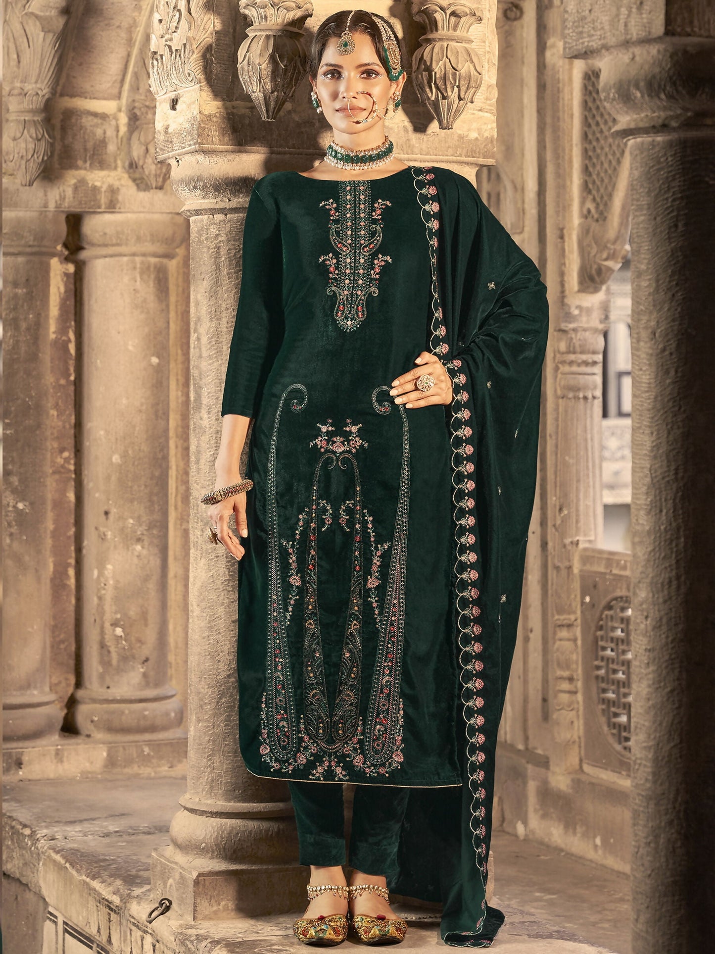 Jyoti Fashion Women's Green Velvet Floral Resham Thread with Jari work Kurta with Trouser & Dupatta | Swadesiicart