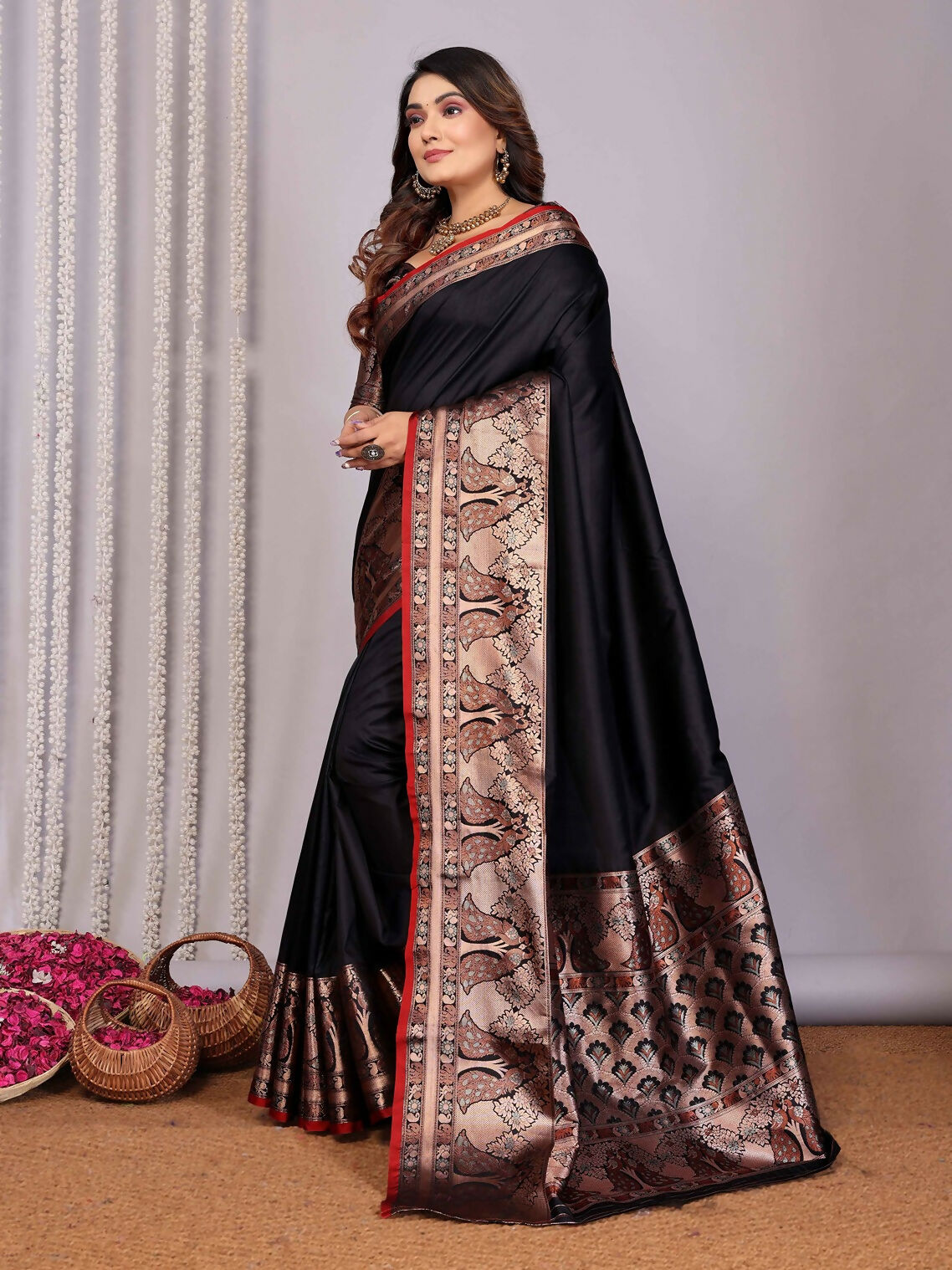 Joban Fashion Black Woven Banarasi Silk Sarees | Swadesiicart