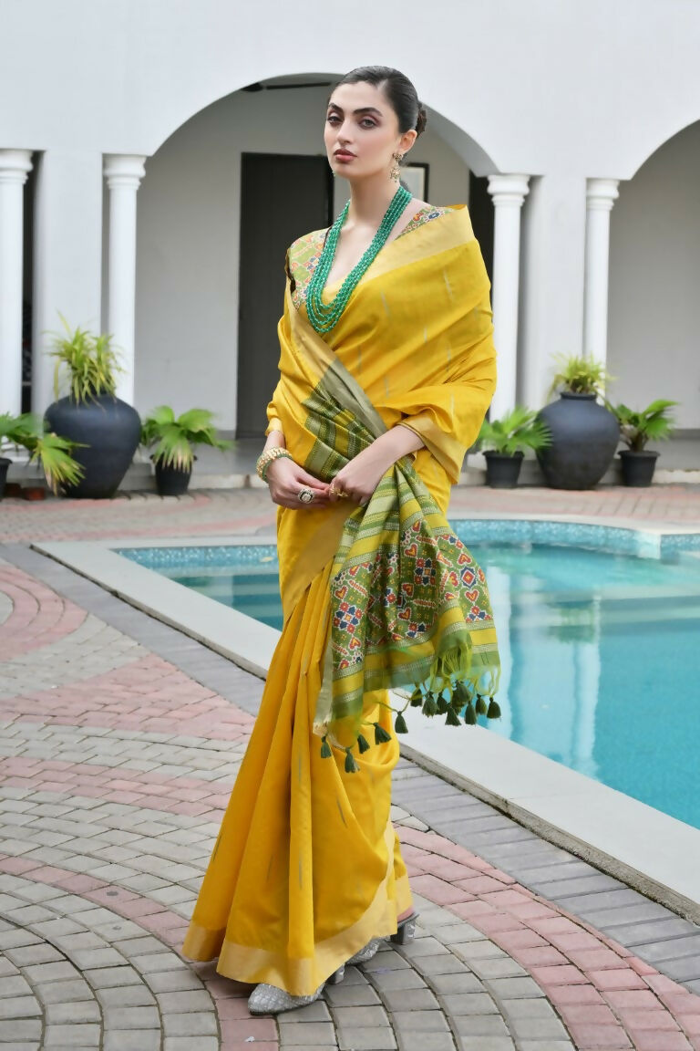 Vishnu Weaves Women's Yellow Raw Silk Patola Zari Woven Saree with Blouse - Swadesiicart