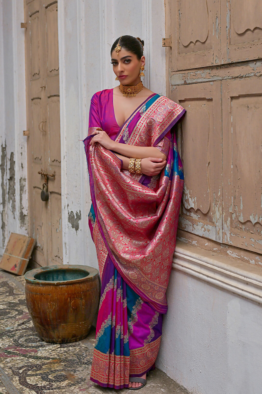 Vishnu Weaves Women's Pink Banarasi Silk Zari Woven Saree with Blouse - Swadesiicart