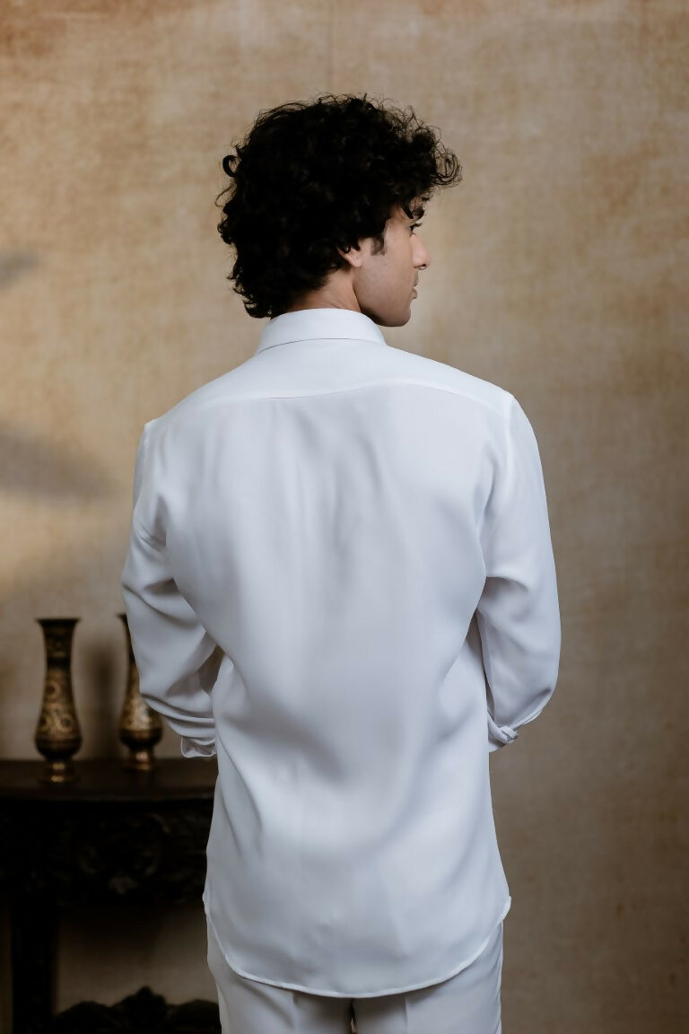 British White Sri Vari Sutra Shirt By Hilo Design | Swadesiicart