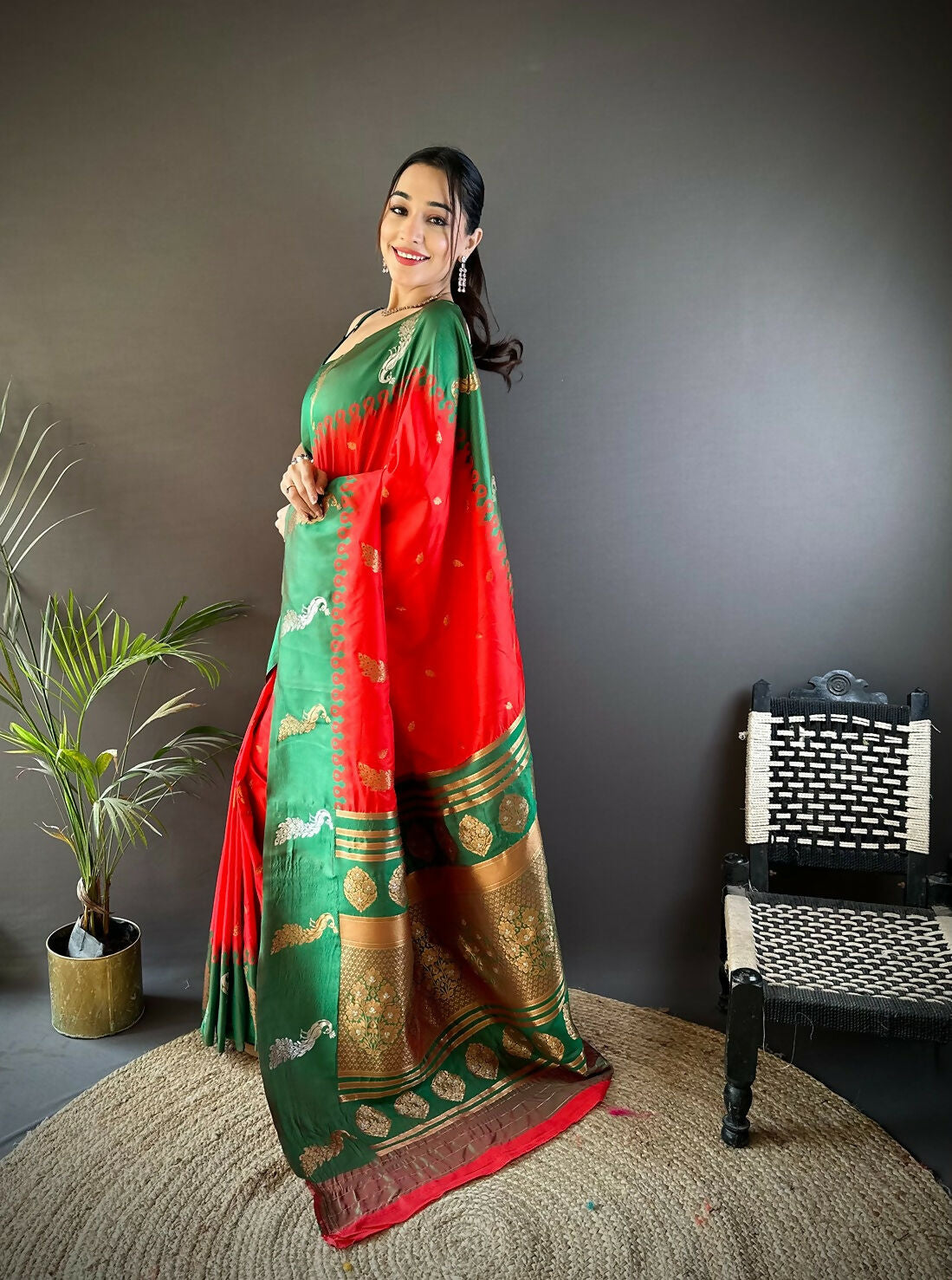 Joban Fashion Green Peacock,Butti Banarasi Silk Sarees | Swadesiicart