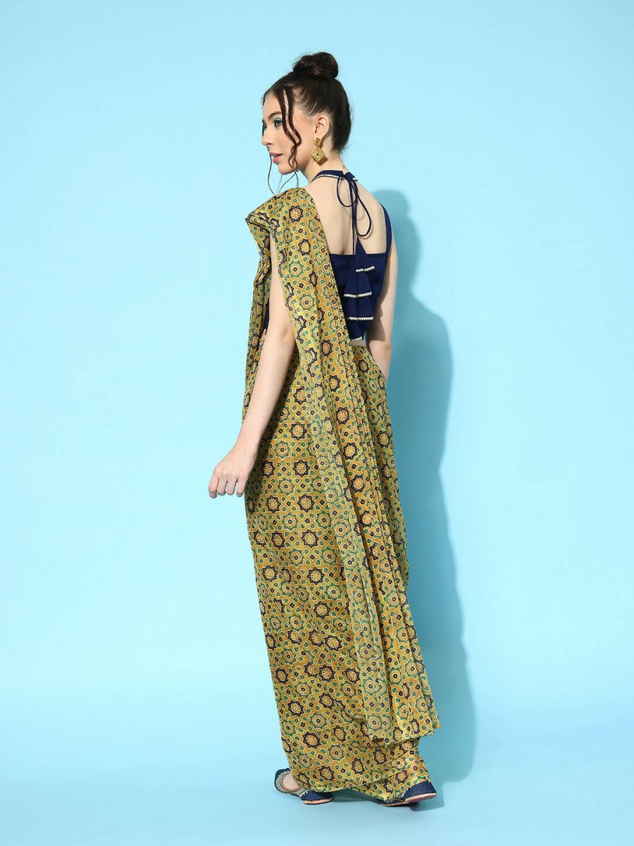 Ahalyaa Women's Traditional wear Saree - Coral | Swadesiicart