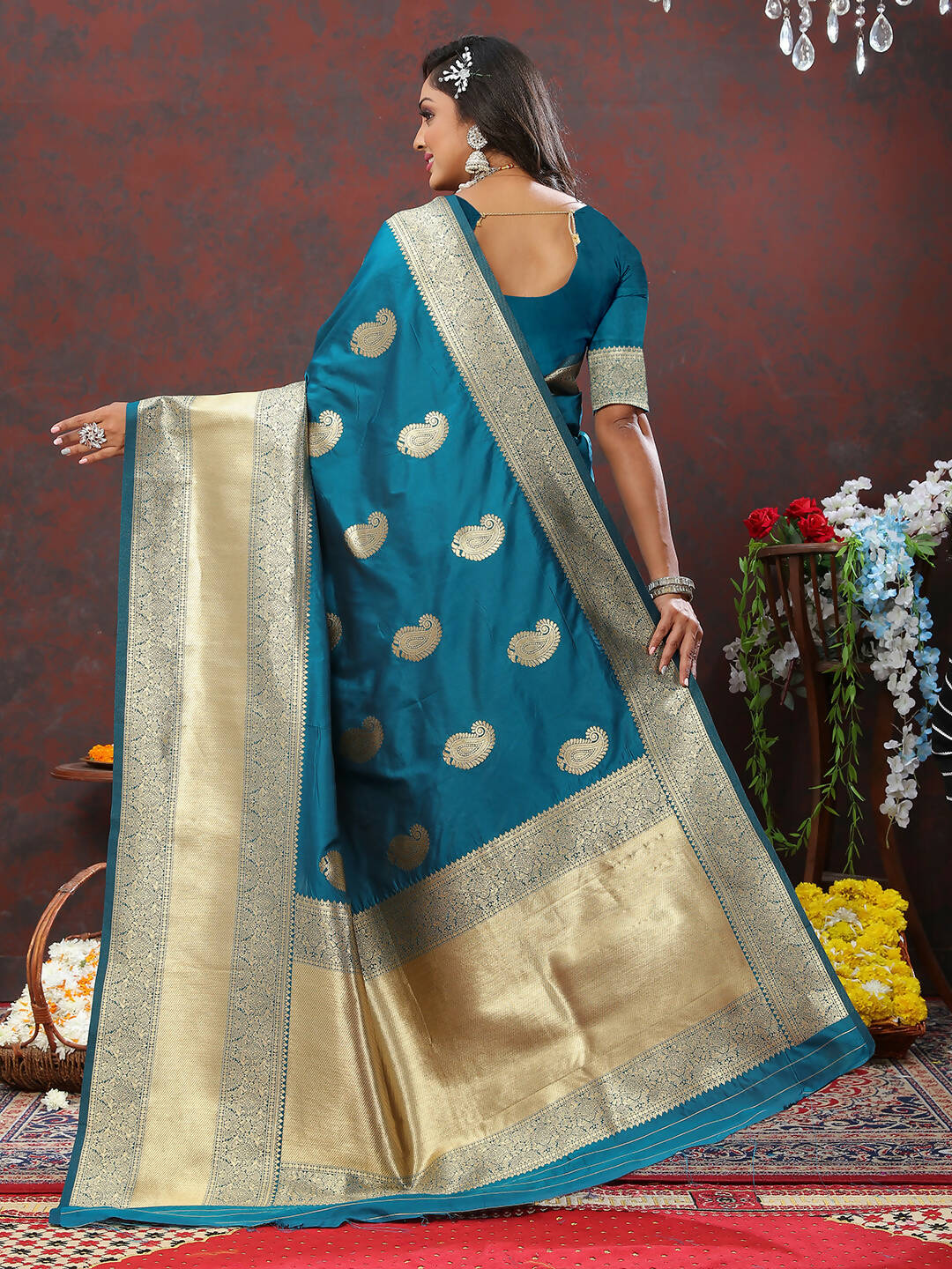 Lorenvalley Fashion Rama Soft Silk Woven Design Gold Zari Weaving Saree - Swadesiicart