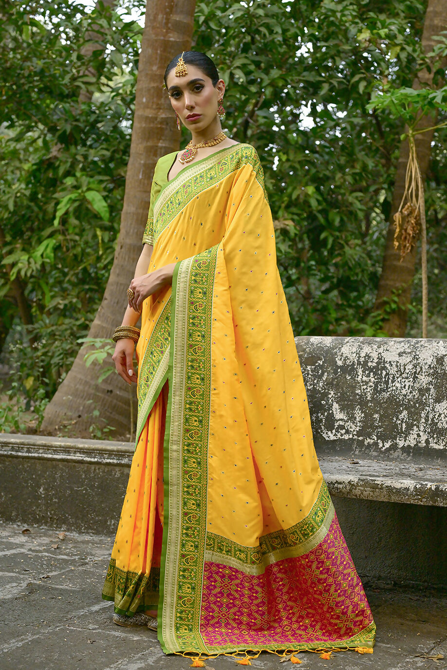 Vishnu Weaves Women's Yellow Banarasi Silk Woven Saree with Blouse - Swadesiicart