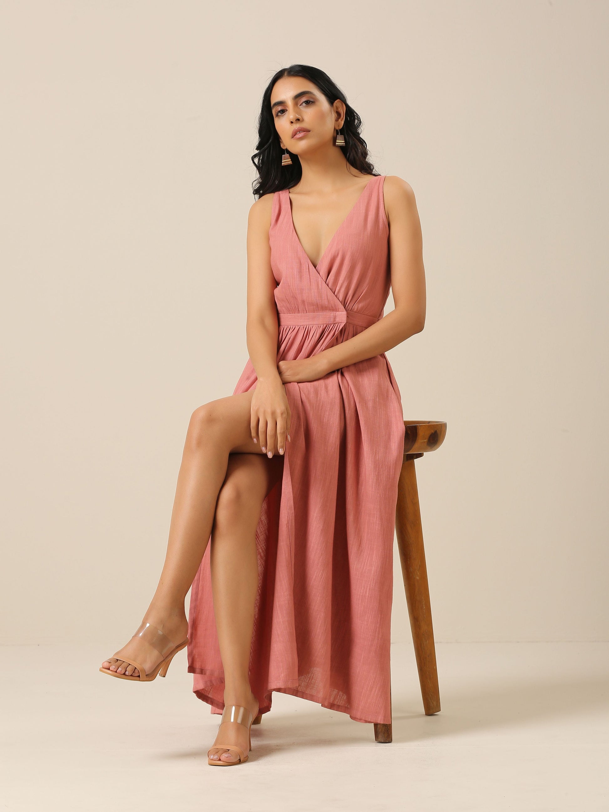 trueBrowns Light Mauve Slub Texture Sleeveless Wrap Dress | Swadesiicart