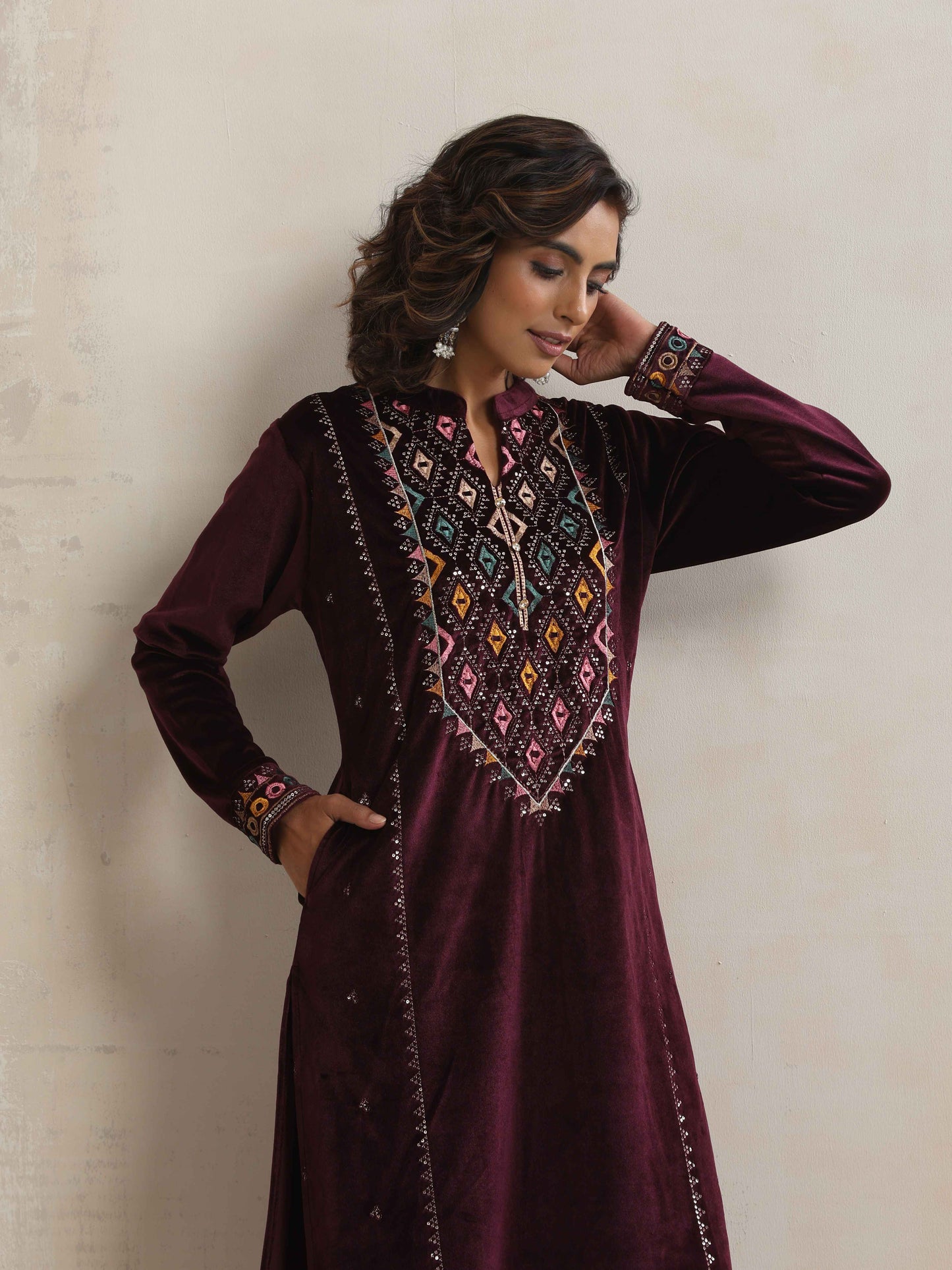 trueBrowns Purple Velvet Geometric Embroidered Kurta Pant Dupatta Set | Swadesiicart