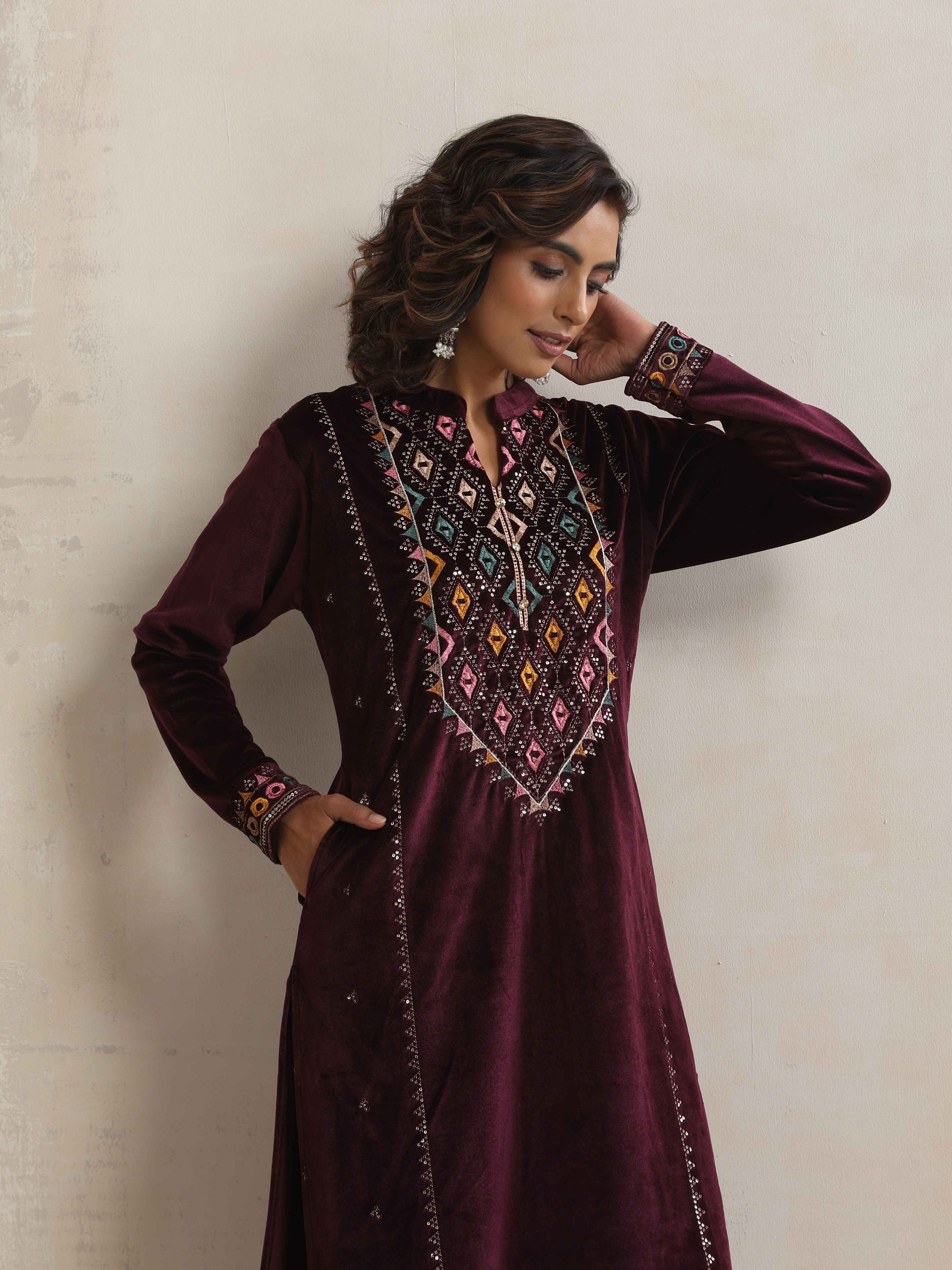 trueBrowns Purple Velvet Geometric Embroidered Kurta Pant Dupatta Set | Swadesiicart