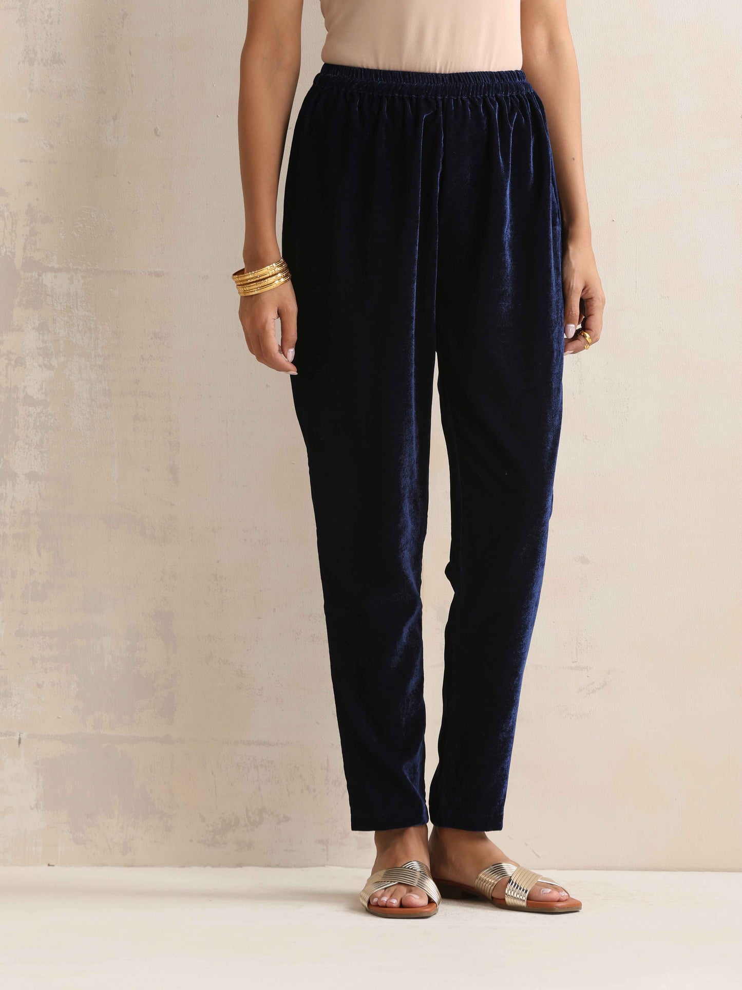 trueBrowns Blue Velvet Kurta Co-ord Set - Swadesiicart