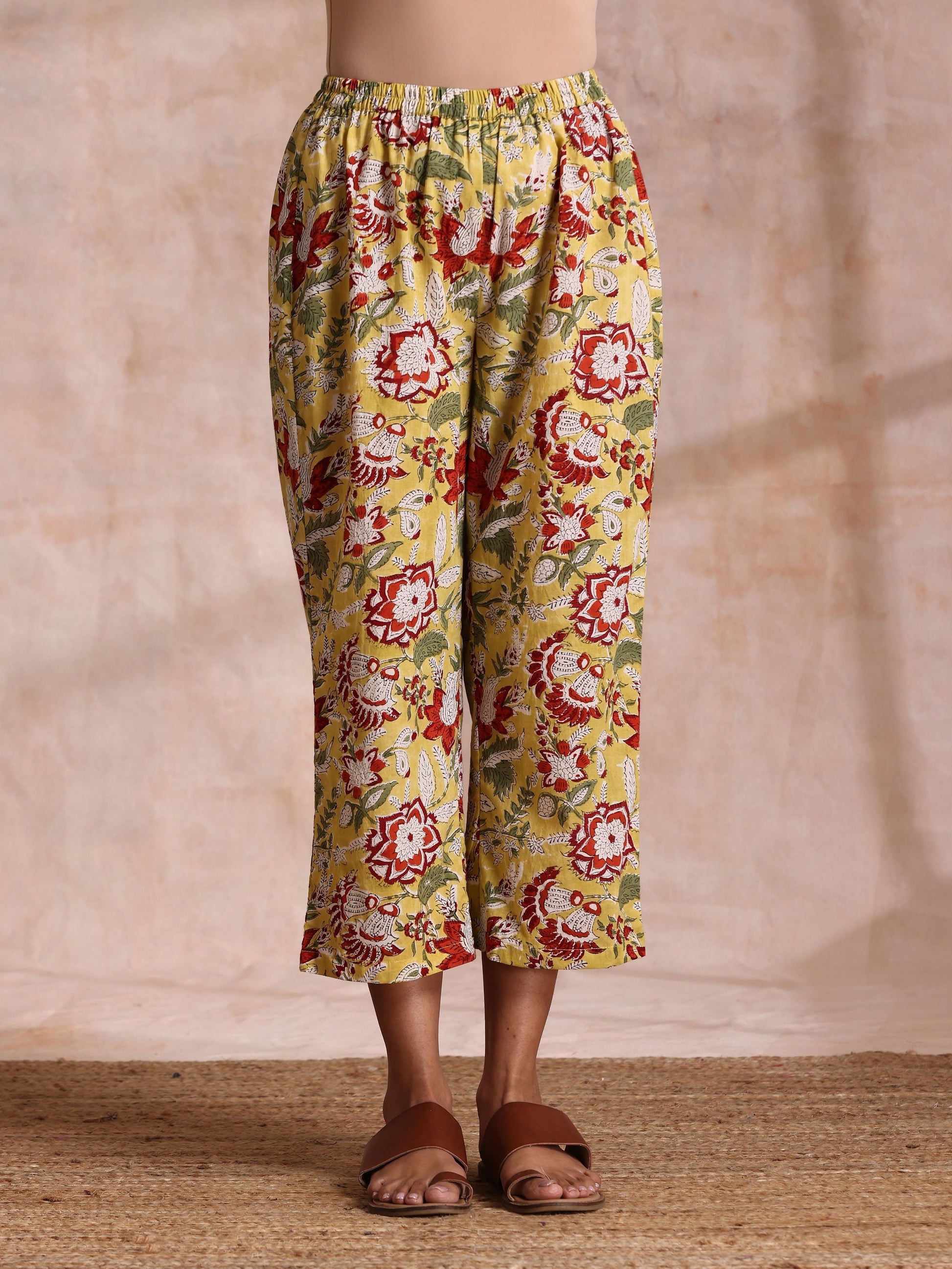 trueBrowns Red Overall Floral On White Cotton Block Print Kurta Pant Set | Swadesiicart