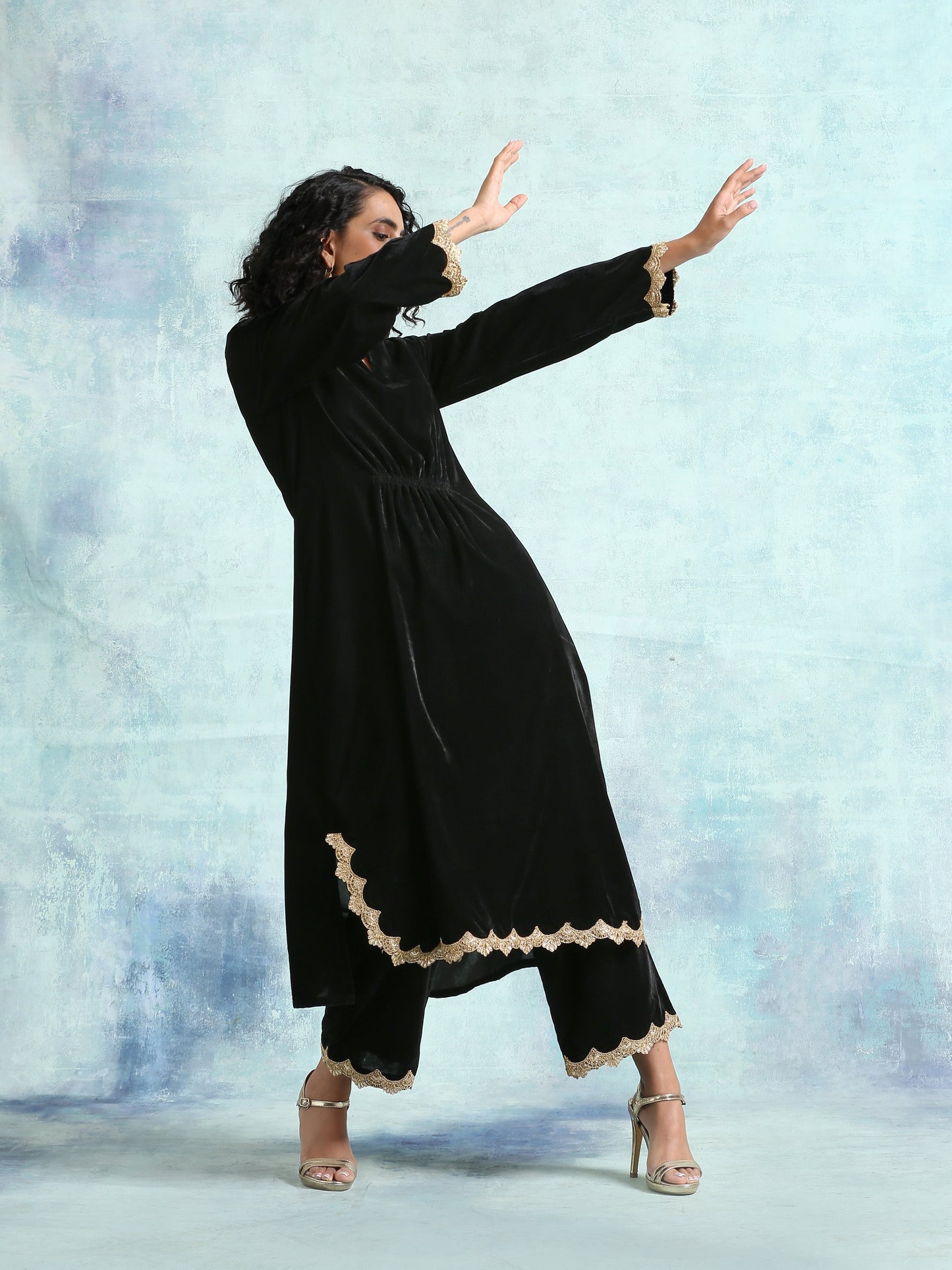 trueBrowns Black Velvet Lace Kurta | Swadesiicart