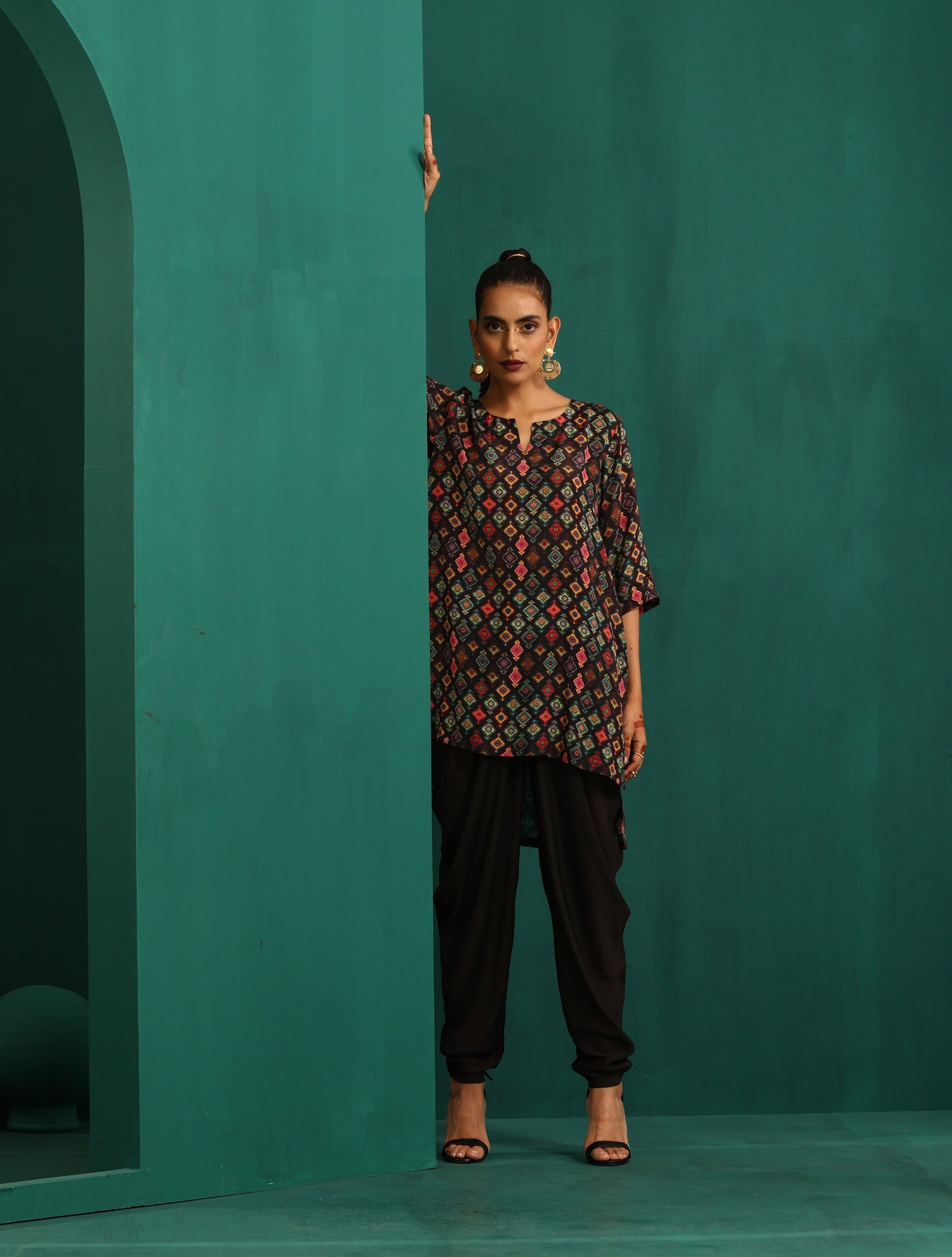 trueBrowns Black Ikat Muslin Silk Printed High Low Co-ord Set - Swadesiicart