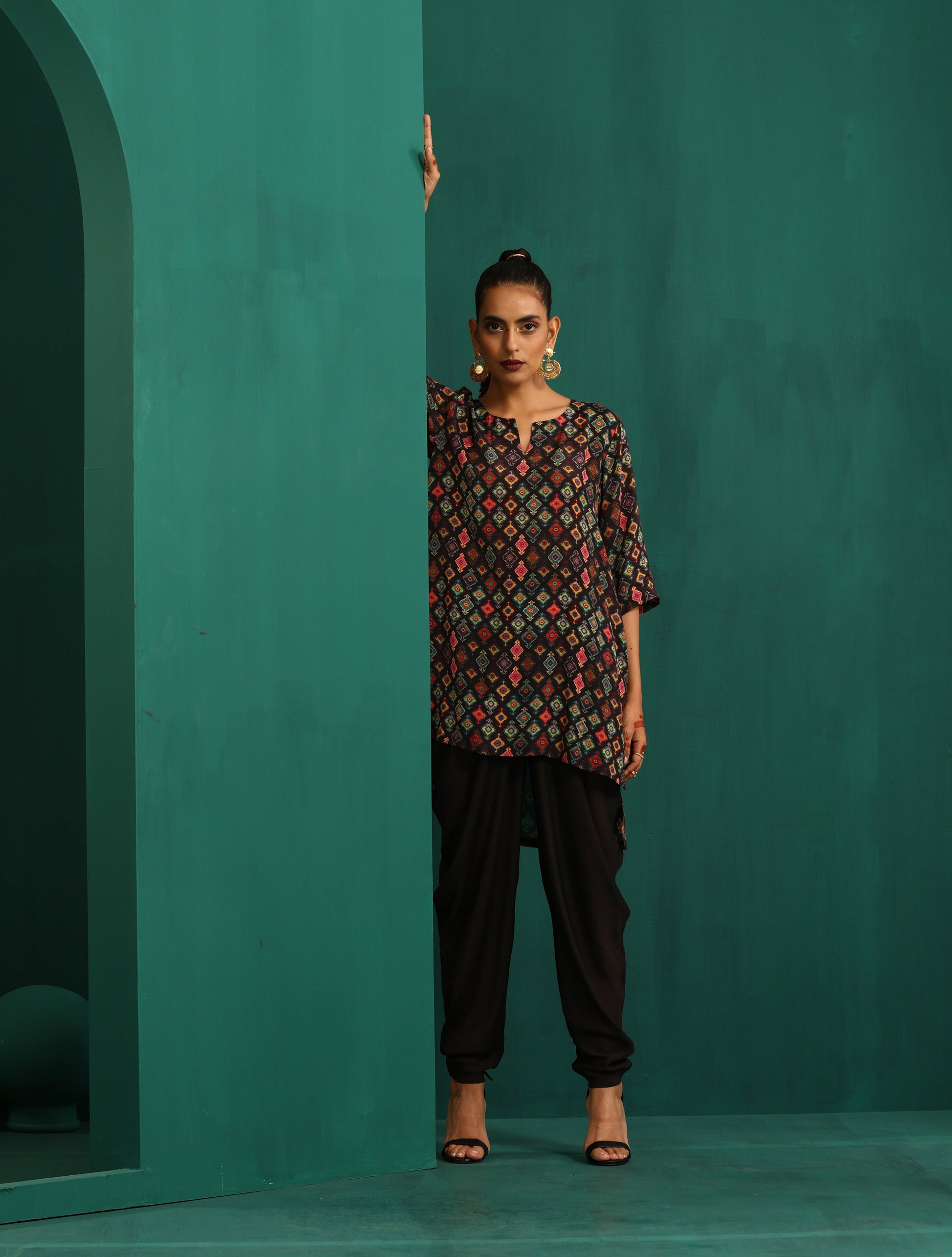 trueBrowns Black Ikat Muslin Silk Printed High Low Co-ord Set - Swadesiicart