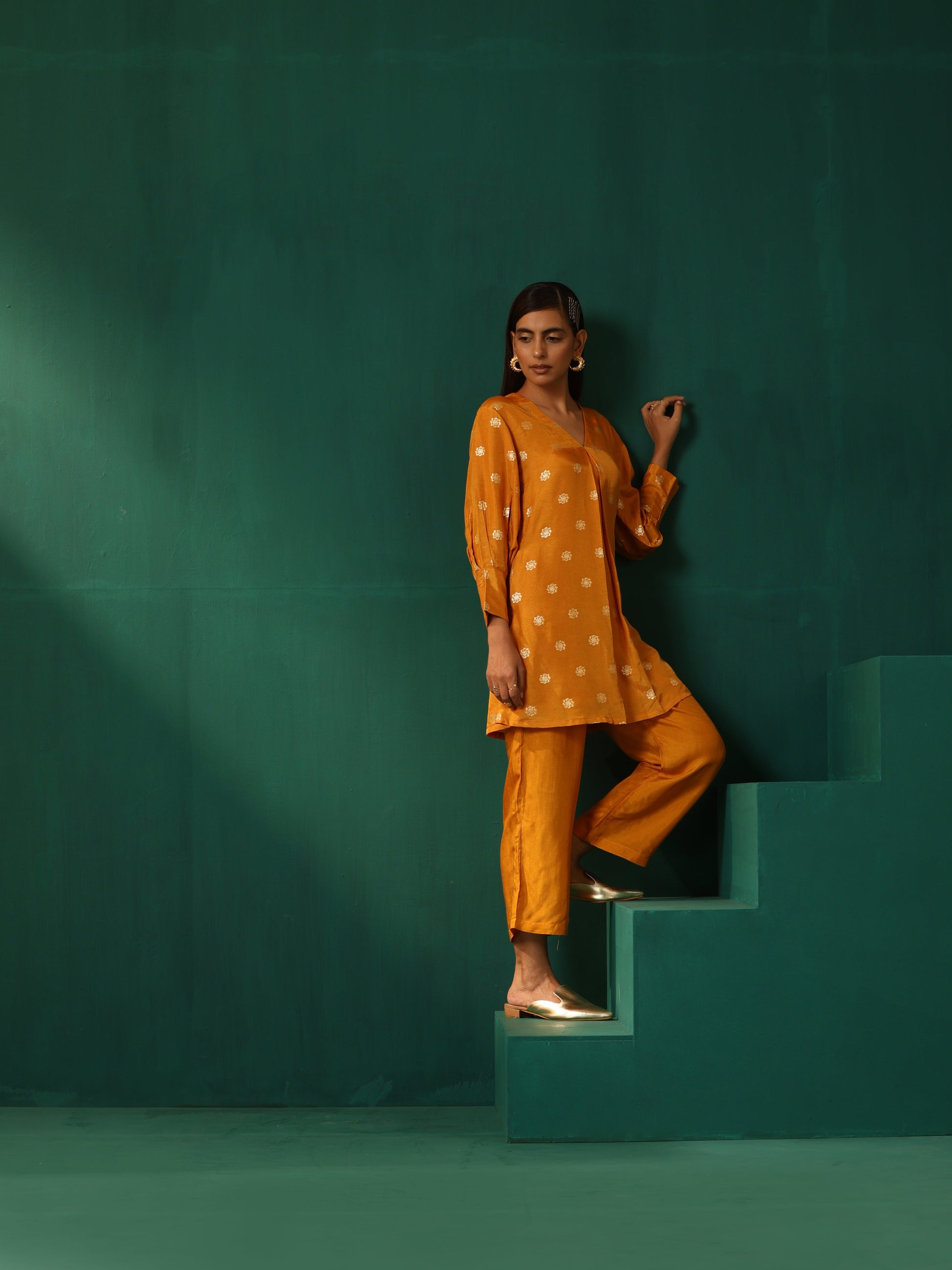 trueBrowns Mustard Geometric Floral Viscose Silk Front Pleat Co-ord Set - Swadesiicart