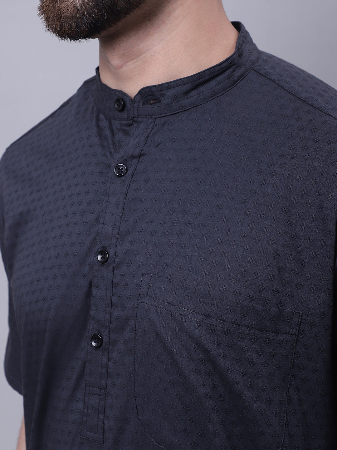 Even Apparels Black Pure Cotton Short Sleeves Kurta With Band Collar | Swadesiicart