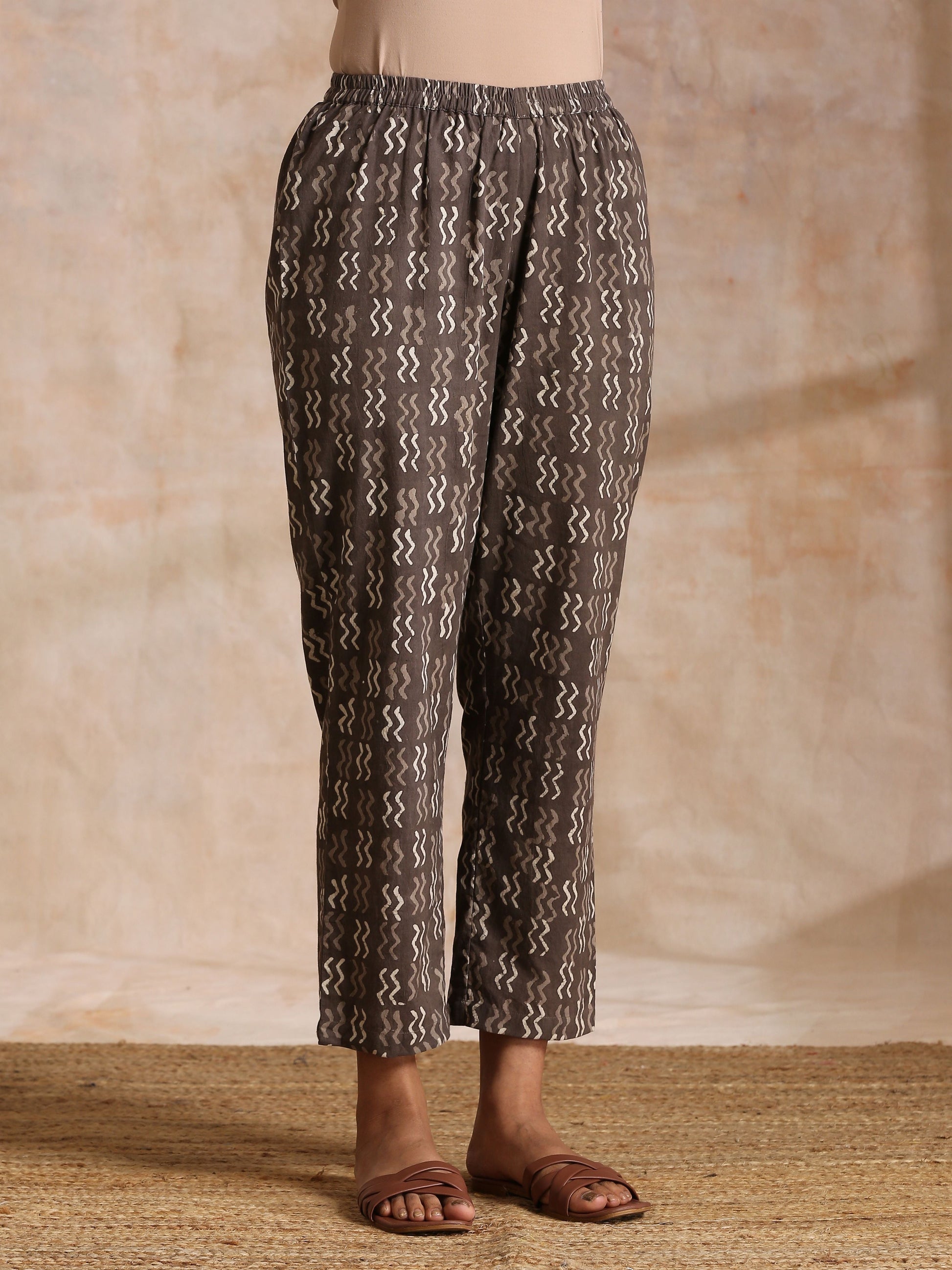 trueBrowns Clay Dabu Zig-Zag Motifs Print Cotton Flared Kurta Pant Set | Swadesiicart