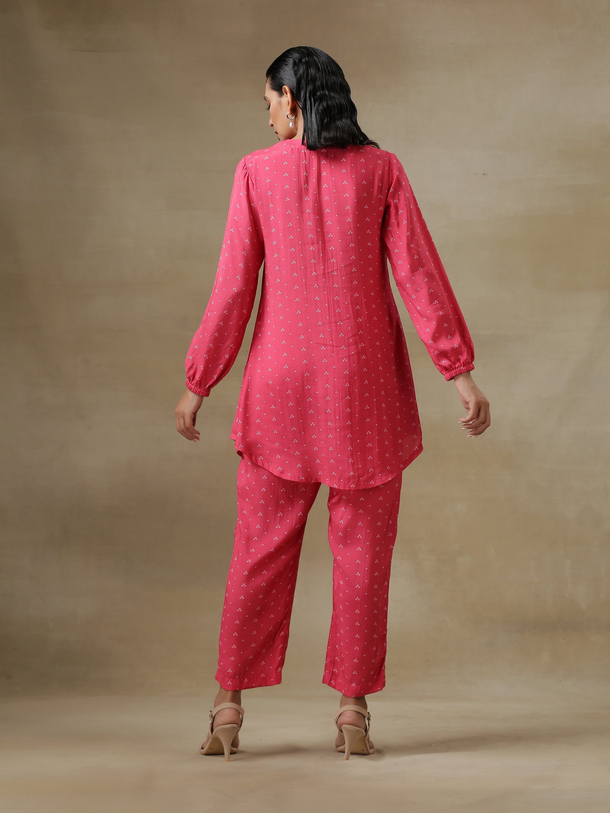 trueBrowns Pink Bandhani Printed Silk Gathered Sleeve Co-Ord Set - Swadesiicart