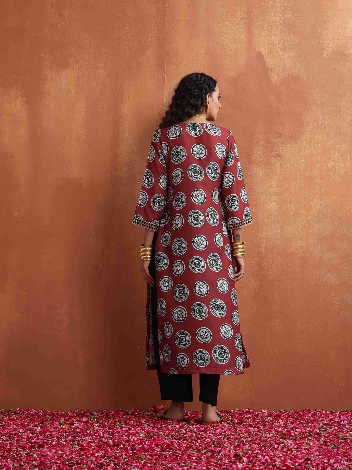 trueBrowns Maroon Print High Slit Kurta Set | Swadesiicart