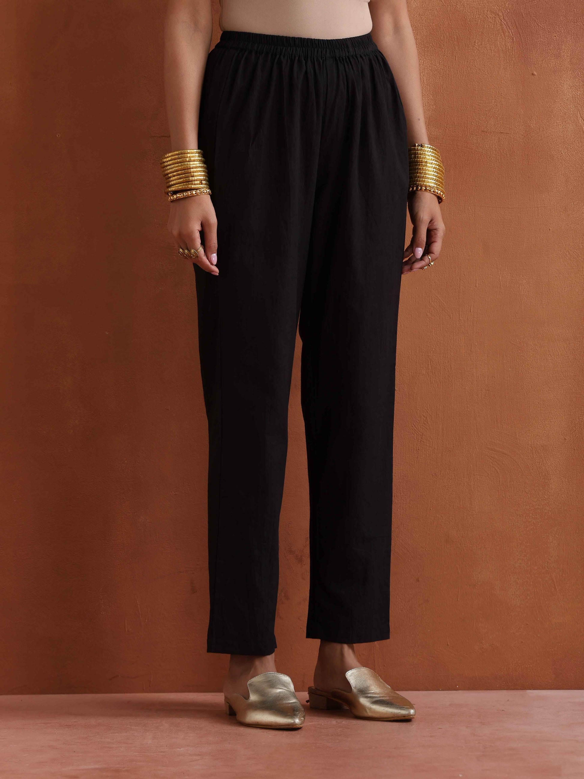 trueBrowns Black Metallic High Slit Kurta Set | Swadesiicart
