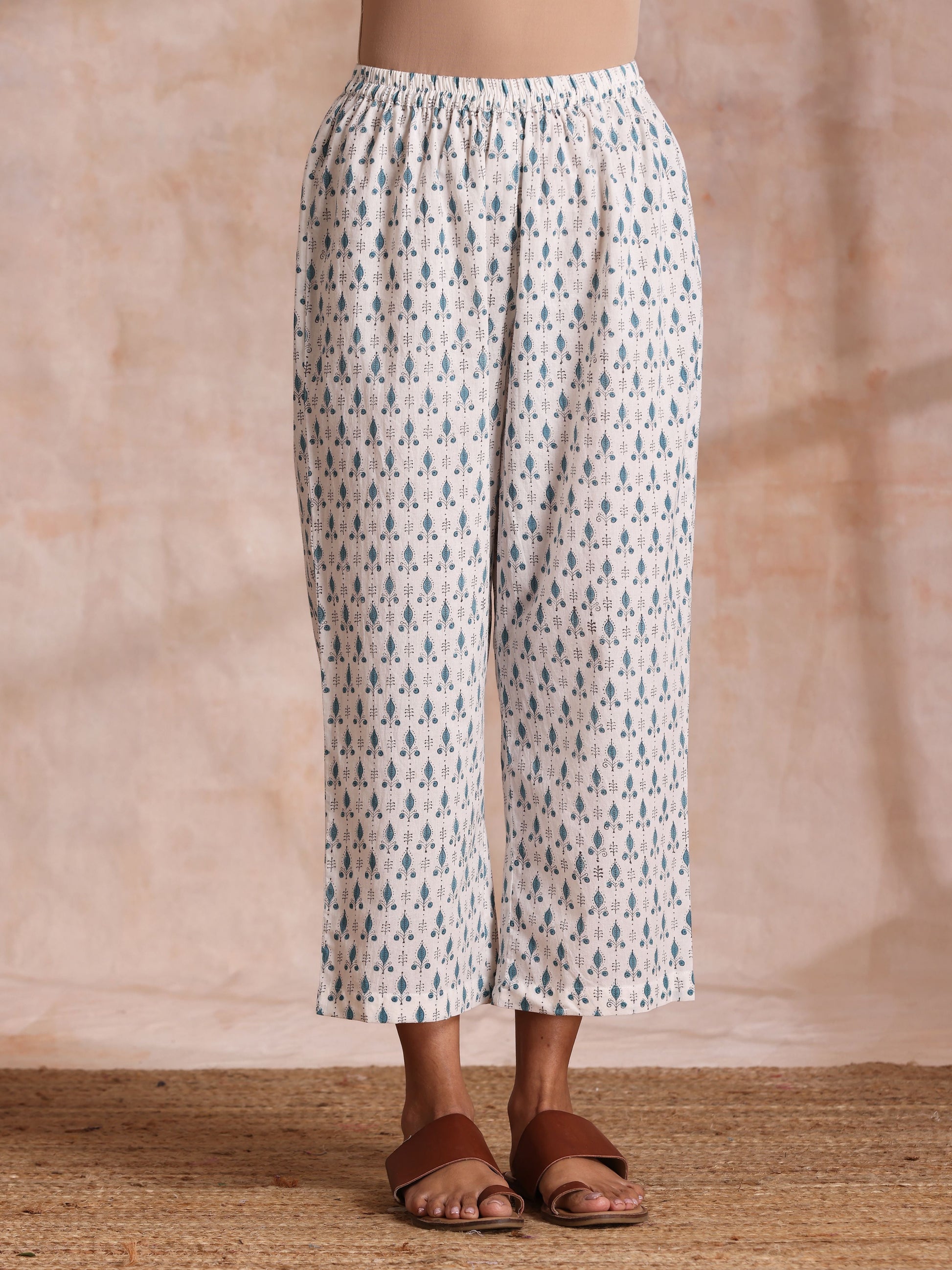 trueBrowns White With Teal Buta Block Print Cotton Front Neck Gathered Kurta Pant Set | Swadesiicart