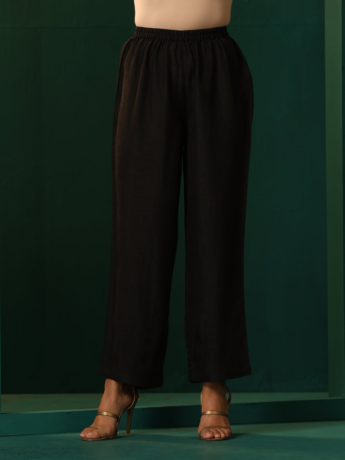 trueBrowns Black Silk Collar Co-ord Set - Swadesiicart