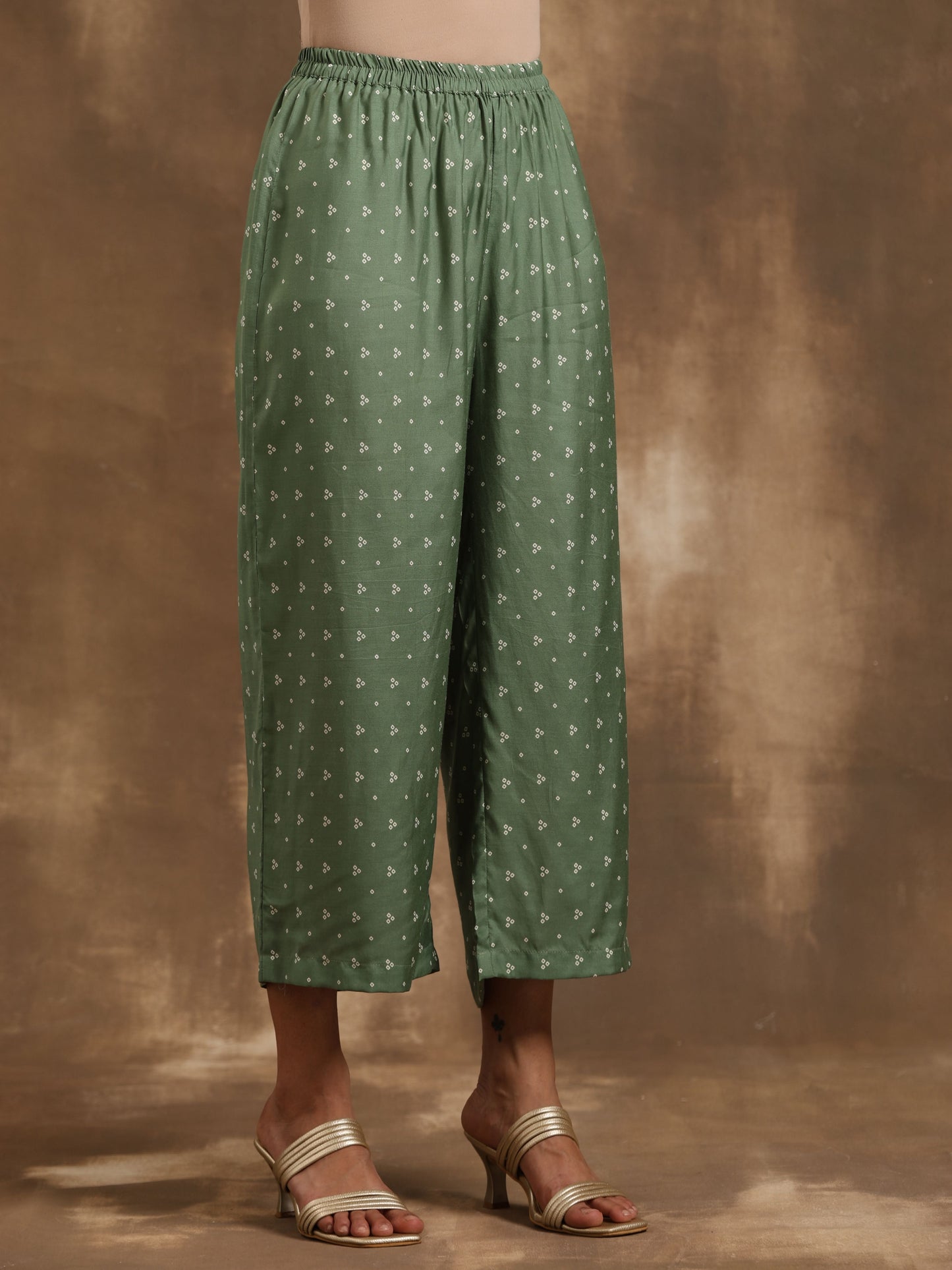 trueBrowns Light Green Bandhani Printed Silk Oversized Kurta Pant Set | Swadesiicart