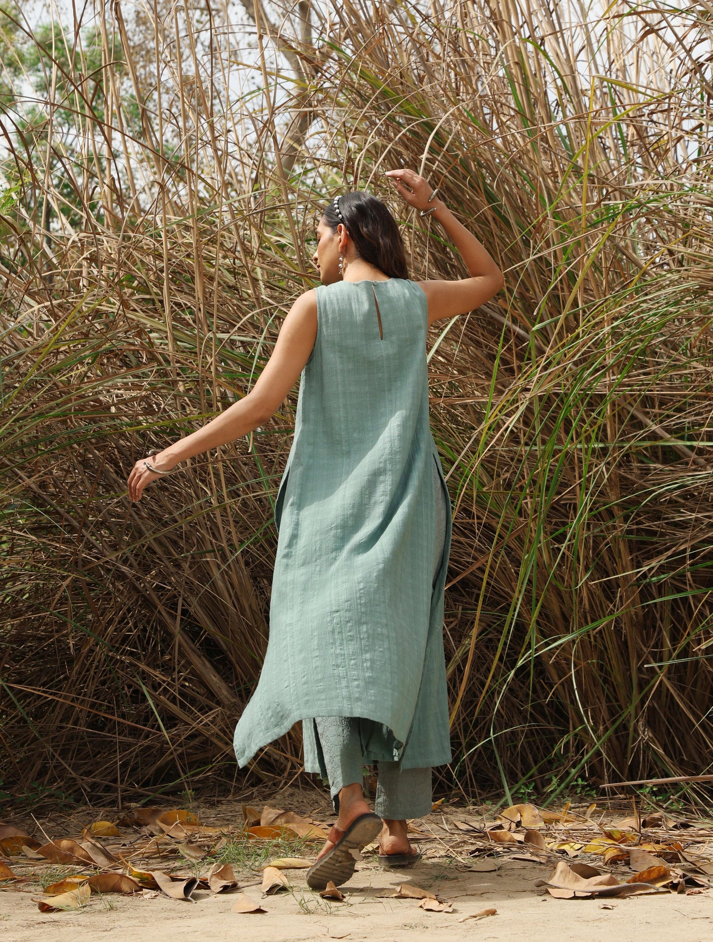 trueBrowns Blue Cotton Dobby S/L Kurta Set | Swadesiicart