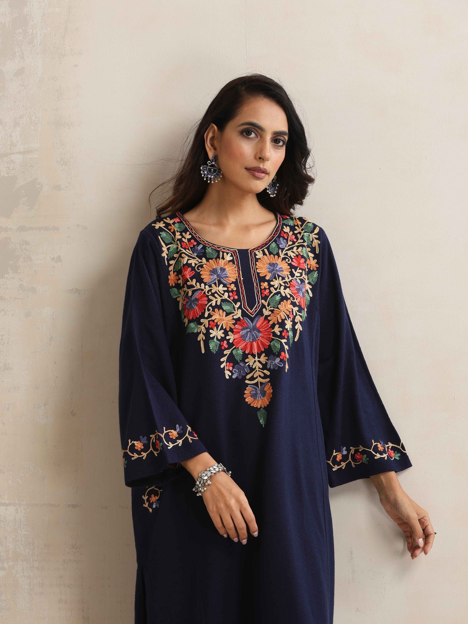trueBrowns Blue Kashmiri Floral Embroidered Woollen Phiran Kurta | Swadesiicart