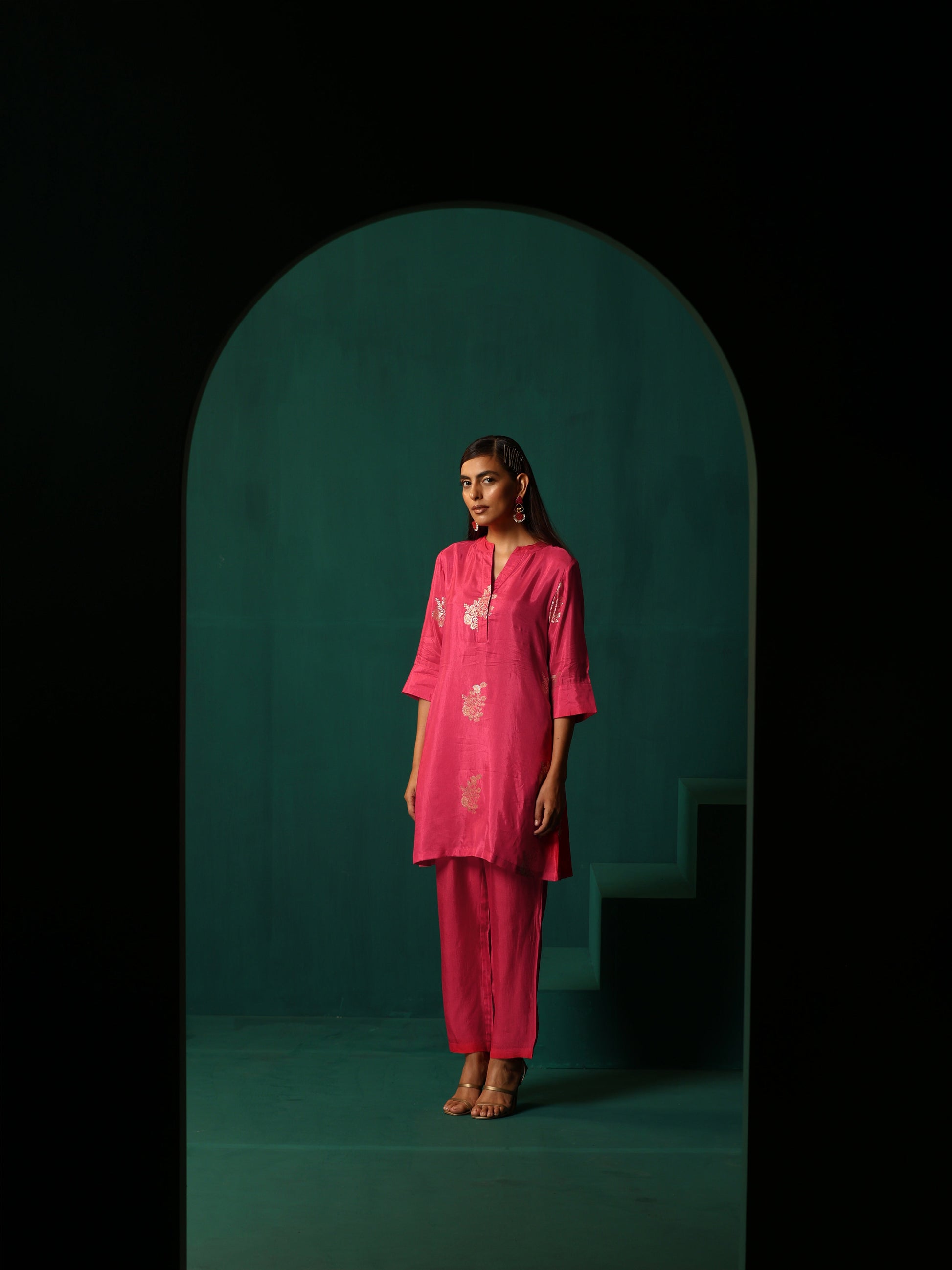 trueBrowns Pink Floral Viscose Silk Round Neck Co-ord Set - Swadesiicart