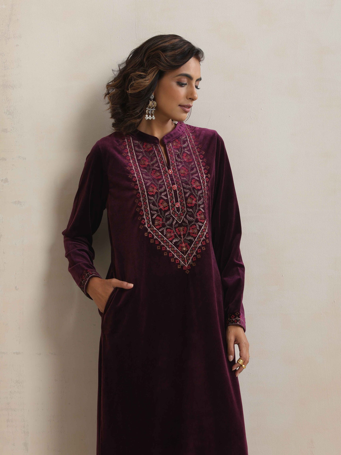 trueBrowns Purple Velvet Floral Embroidered Kurta Pant Dupatta Set | Swadesiicart