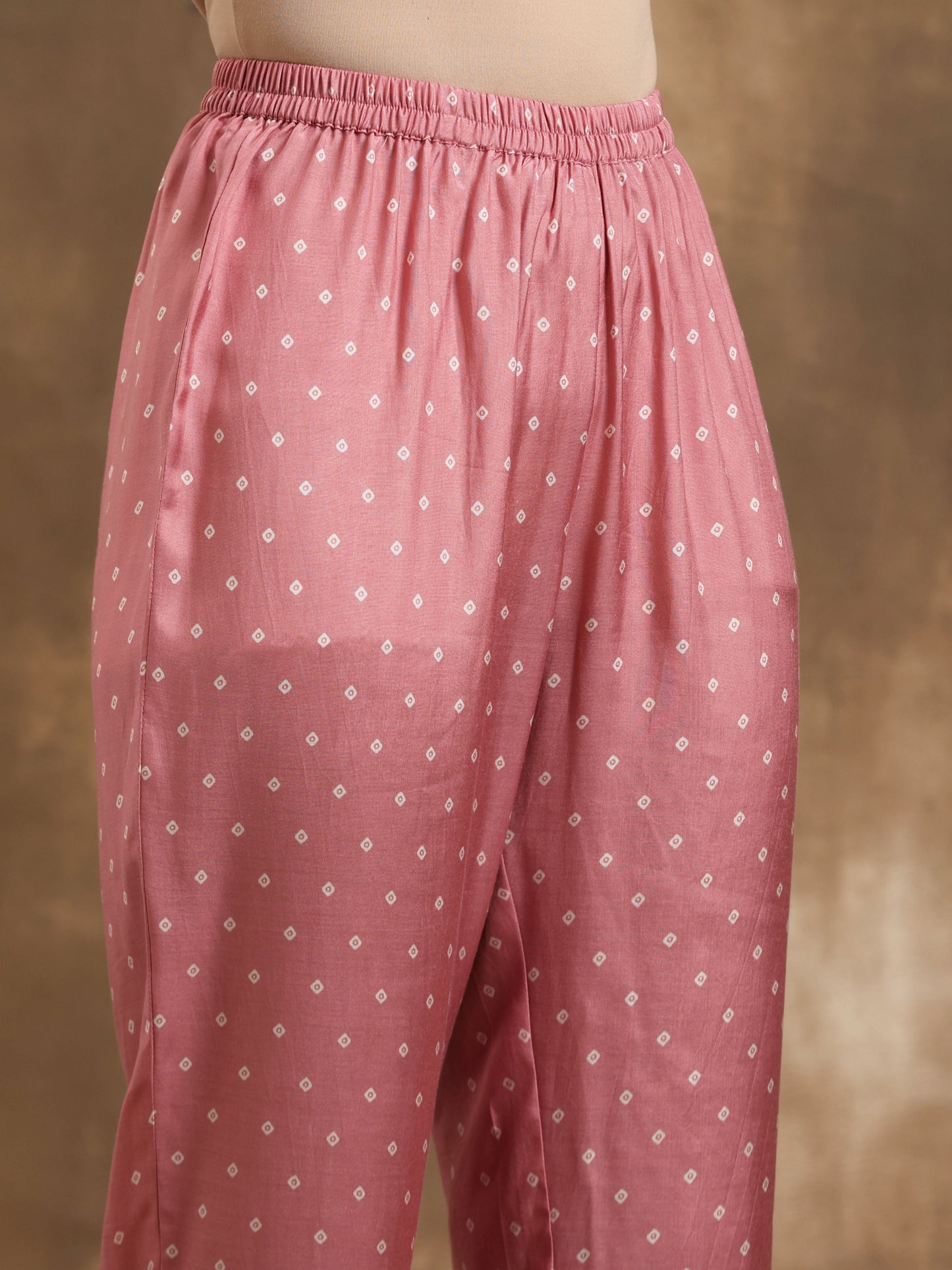 trueBrowns Light Mauve Bandhani Printed Silk Kurta Pant Set | Swadesiicart