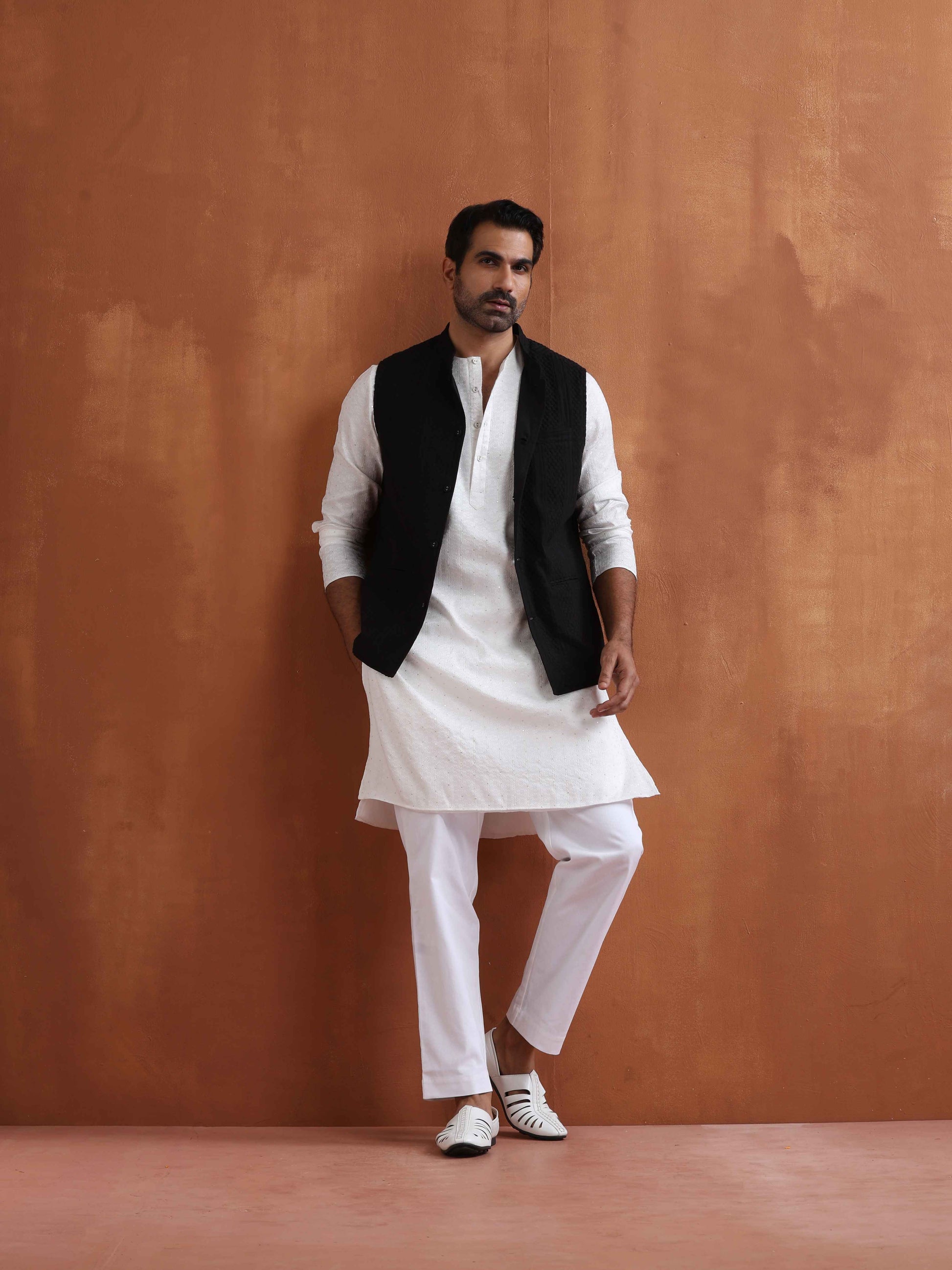 trueBrowns Men's Ivory Sequin Chanderi Kurta | Swadesiicart