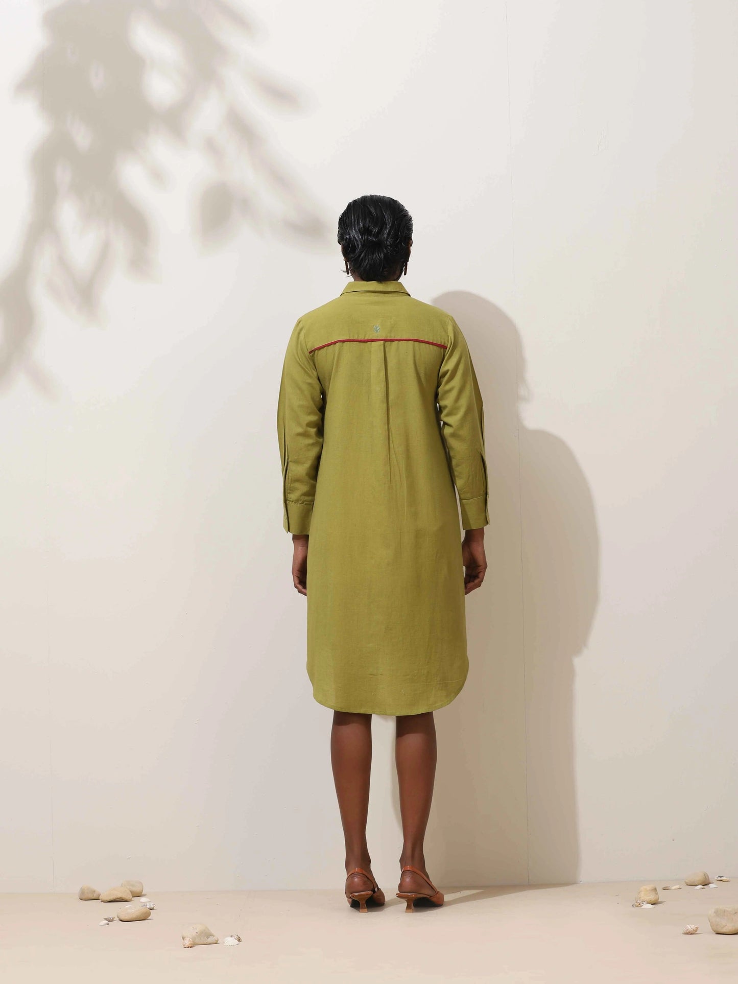 trueBrowns Pear Green Cotton Linen Dress | Swadesiicart