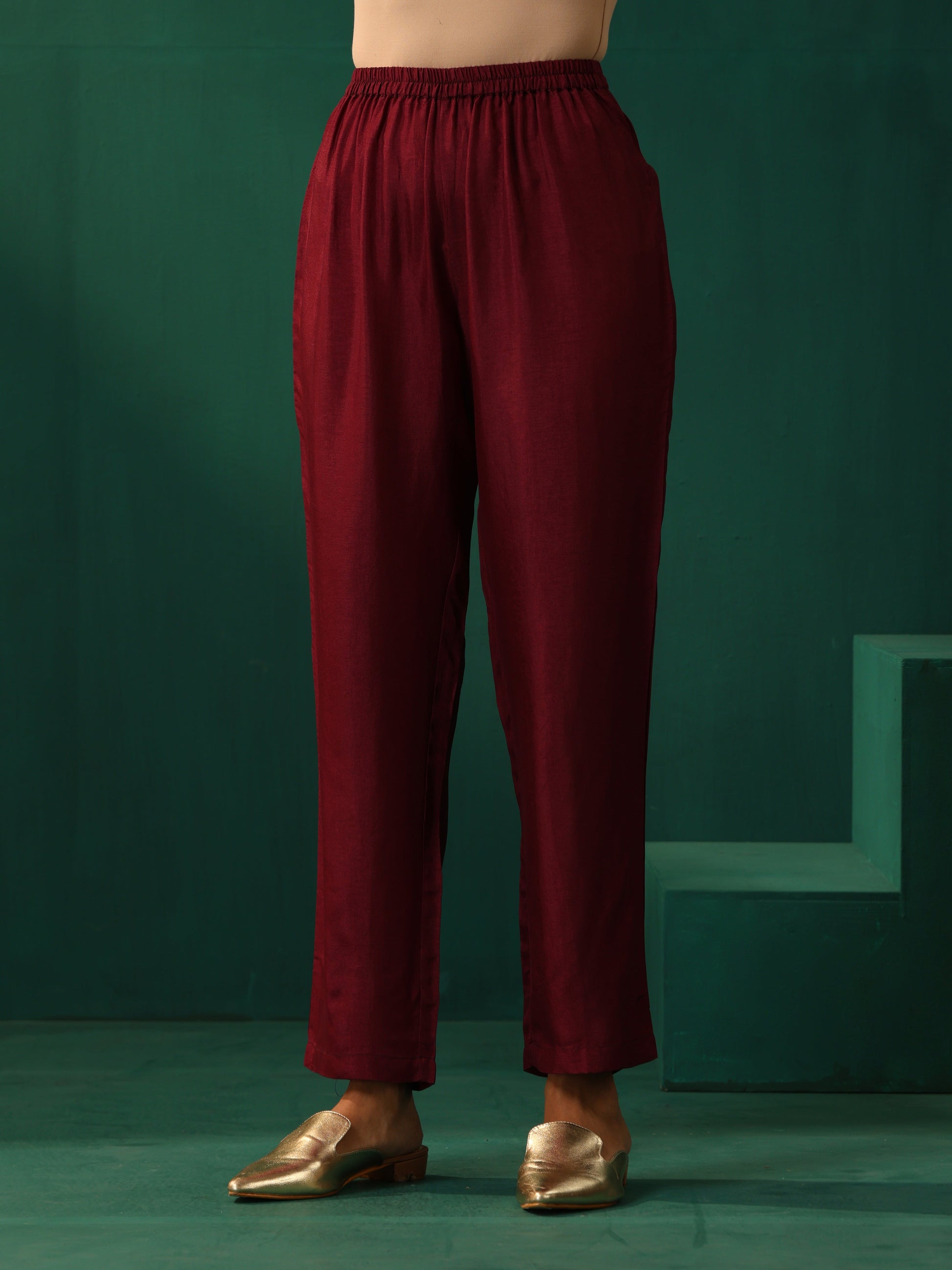 trueBrowns Maroon Diamond Viscose Silk Puff Sleeve Kurta Pant Set | Swadesiicart