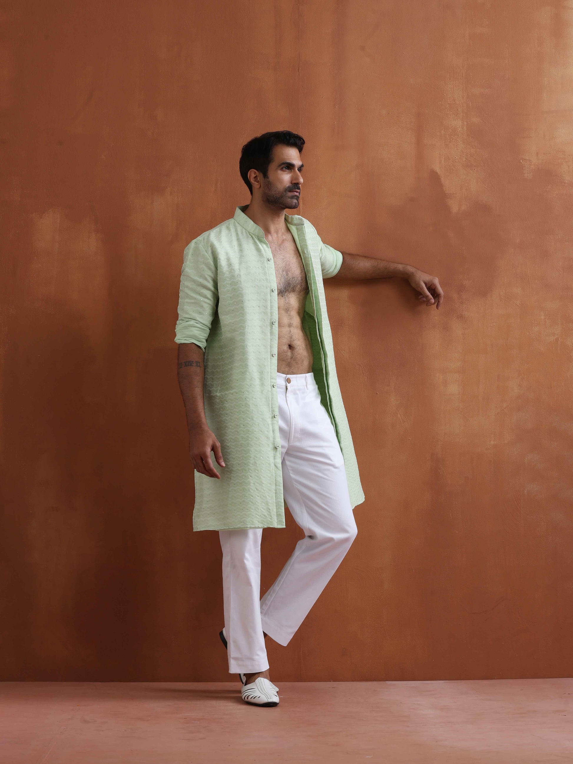 trueBrowns Men's Green Sequin Chanderi Kurta | Swadesiicart