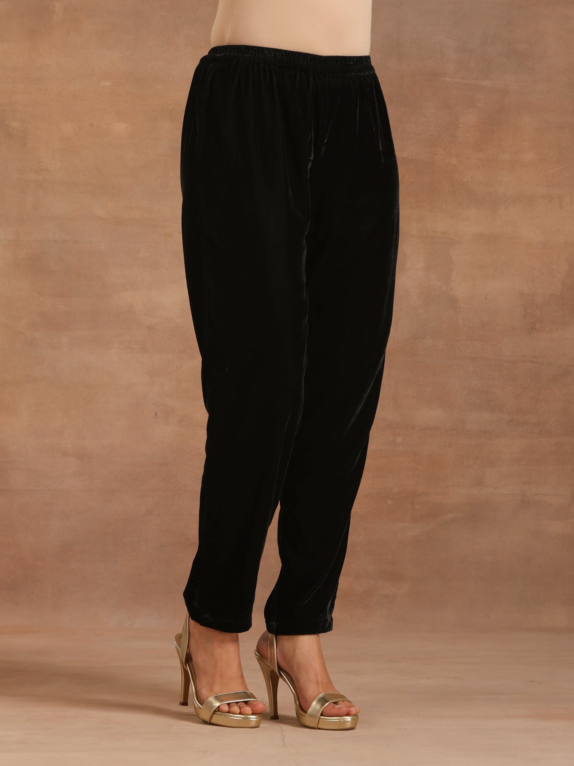 trueBrowns Black Velvet Solid Co-ord Set - Swadesiicart