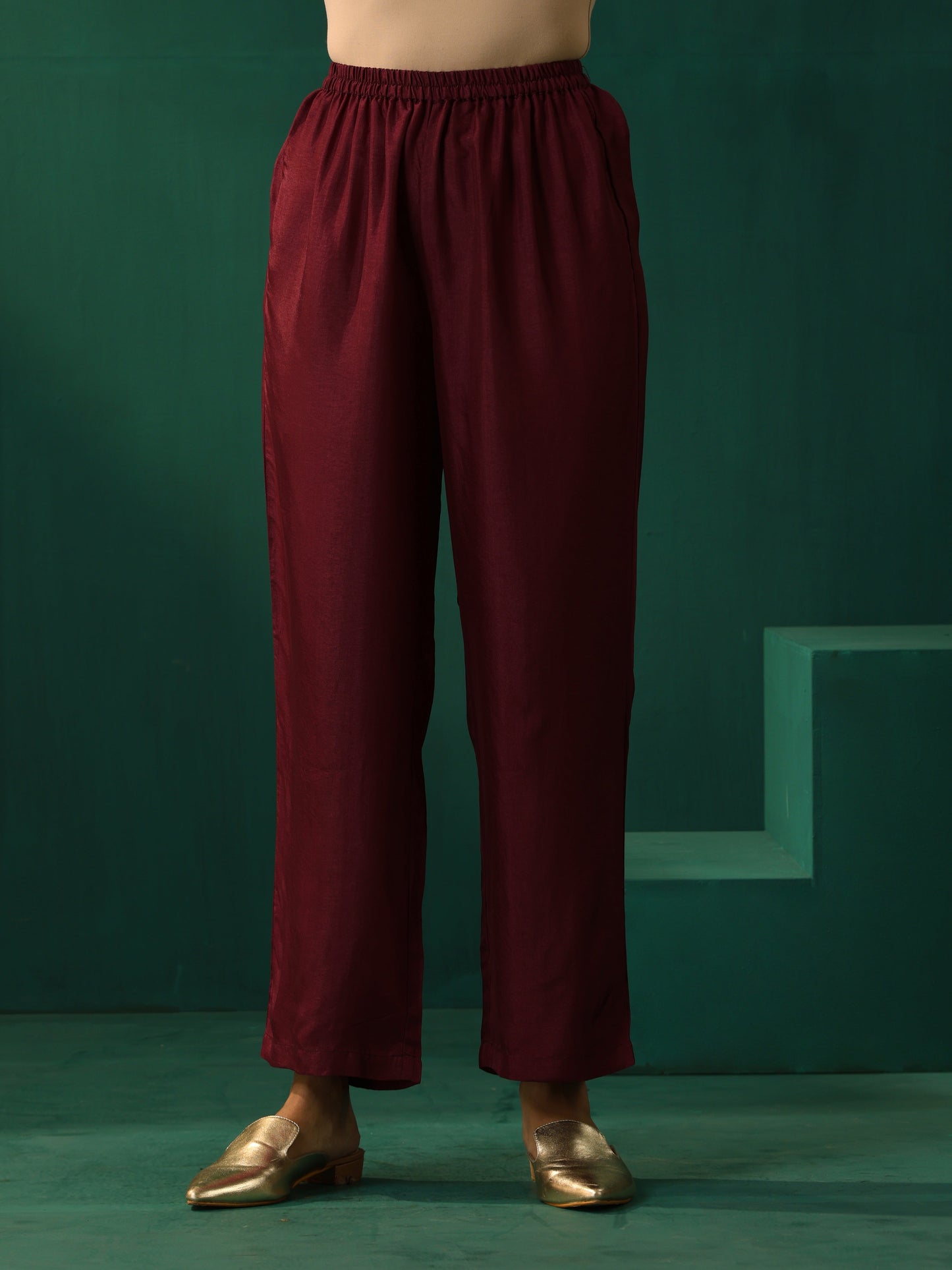 trueBrowns Wine Geometric Viscose Silk High Slit Kurta Pant Set | Swadesiicart