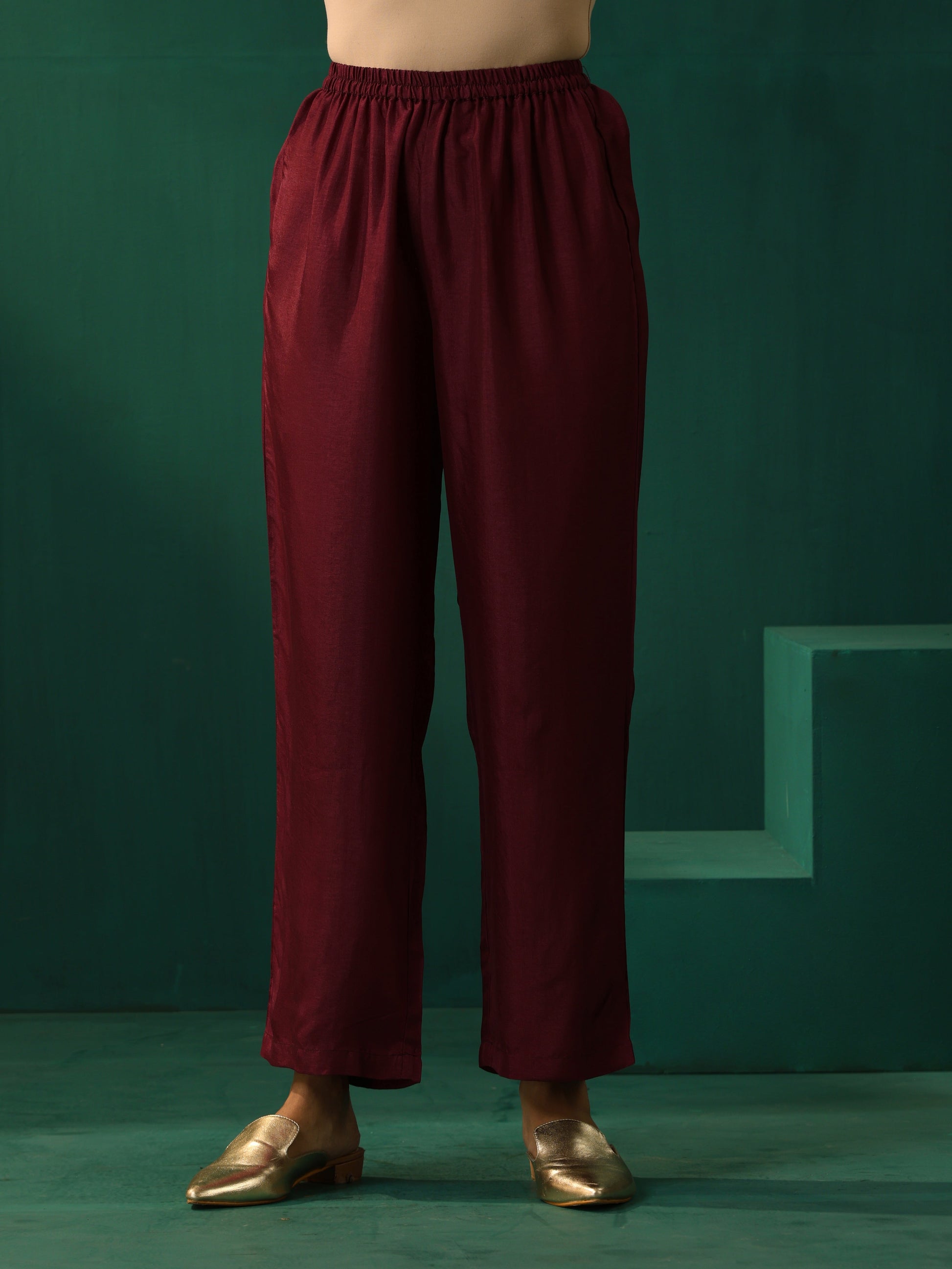 trueBrowns Wine Geometric Viscose Silk High Slit Kurta Pant Set | Swadesiicart