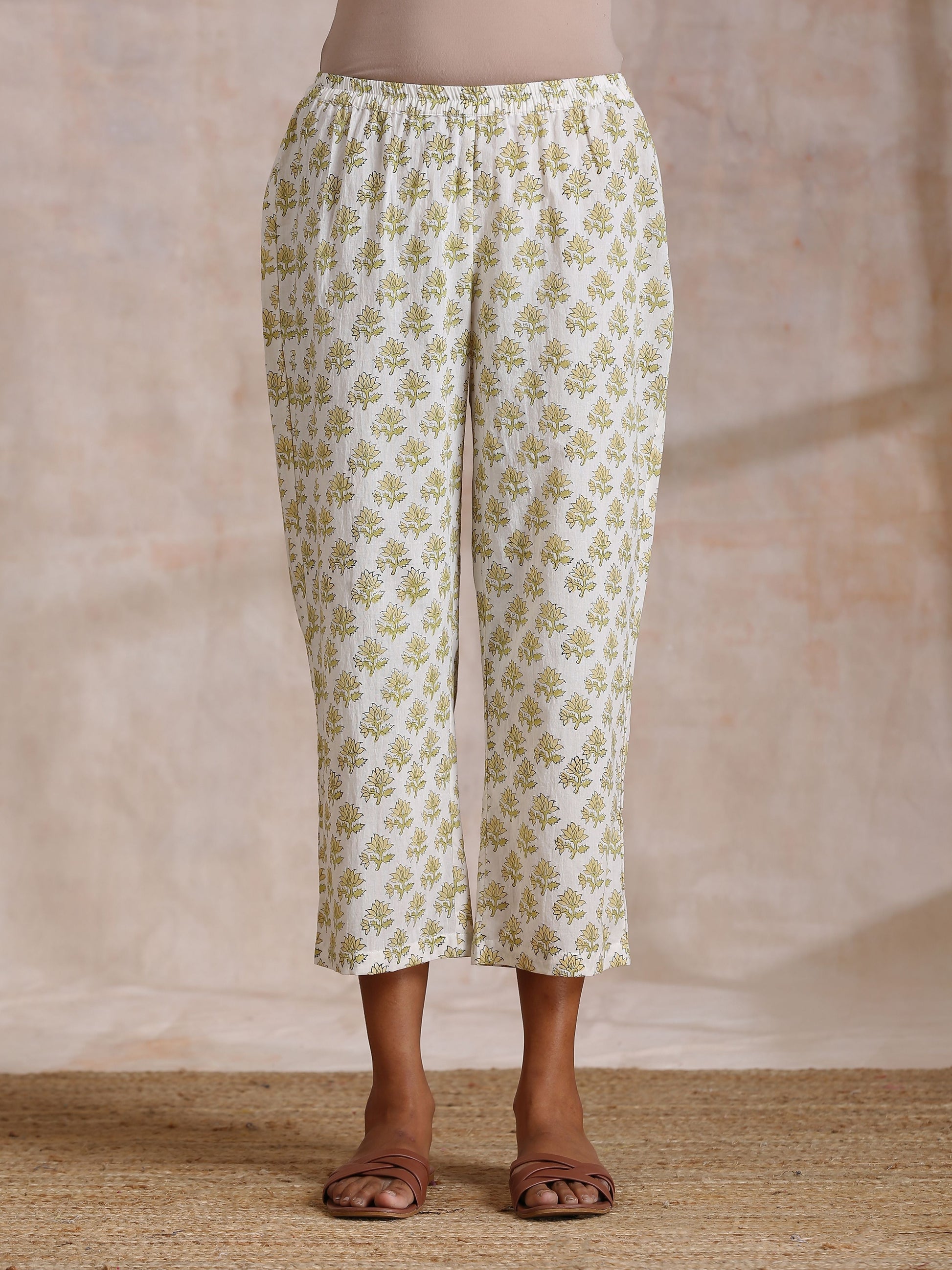 trueBrowns Green Buta On Off White Block Print Cotton Slit Gathered Kurta Set | Swadesiicart
