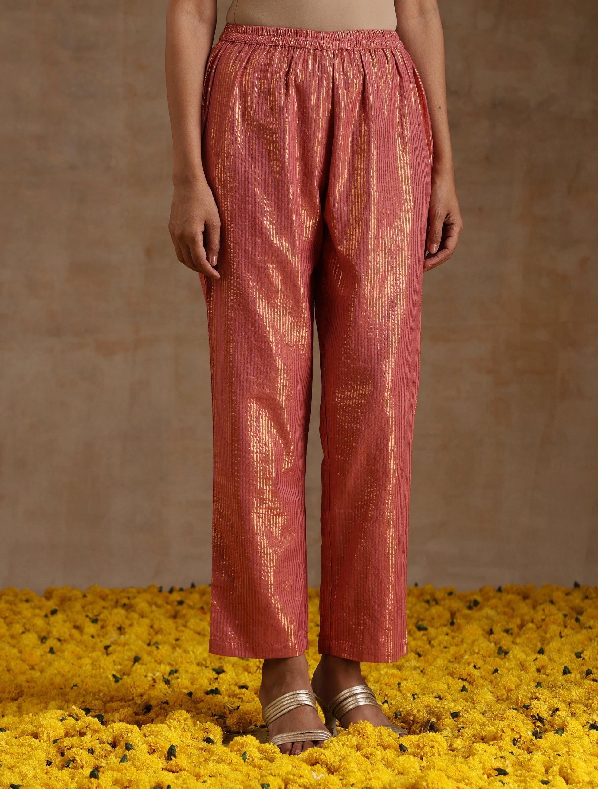 trueBrowns Blush Gold Cotton Relaxed High-Low Kurta Set | Swadesiicart