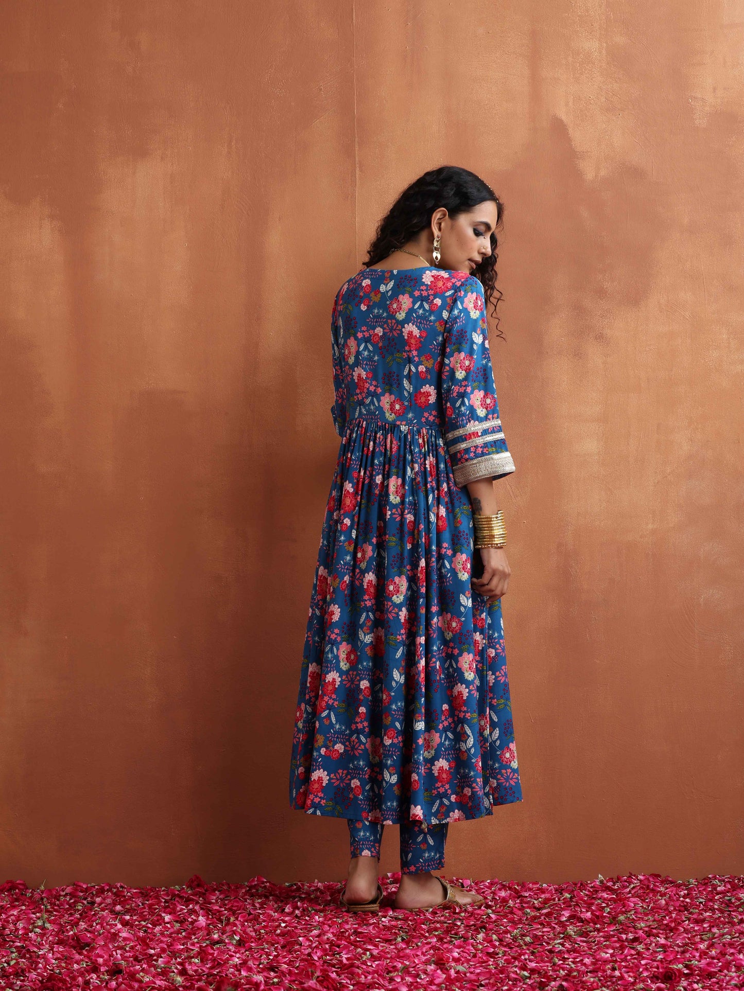 trueBrowns Blue Print Flared Anarkali Kurta Set | Swadesiicart