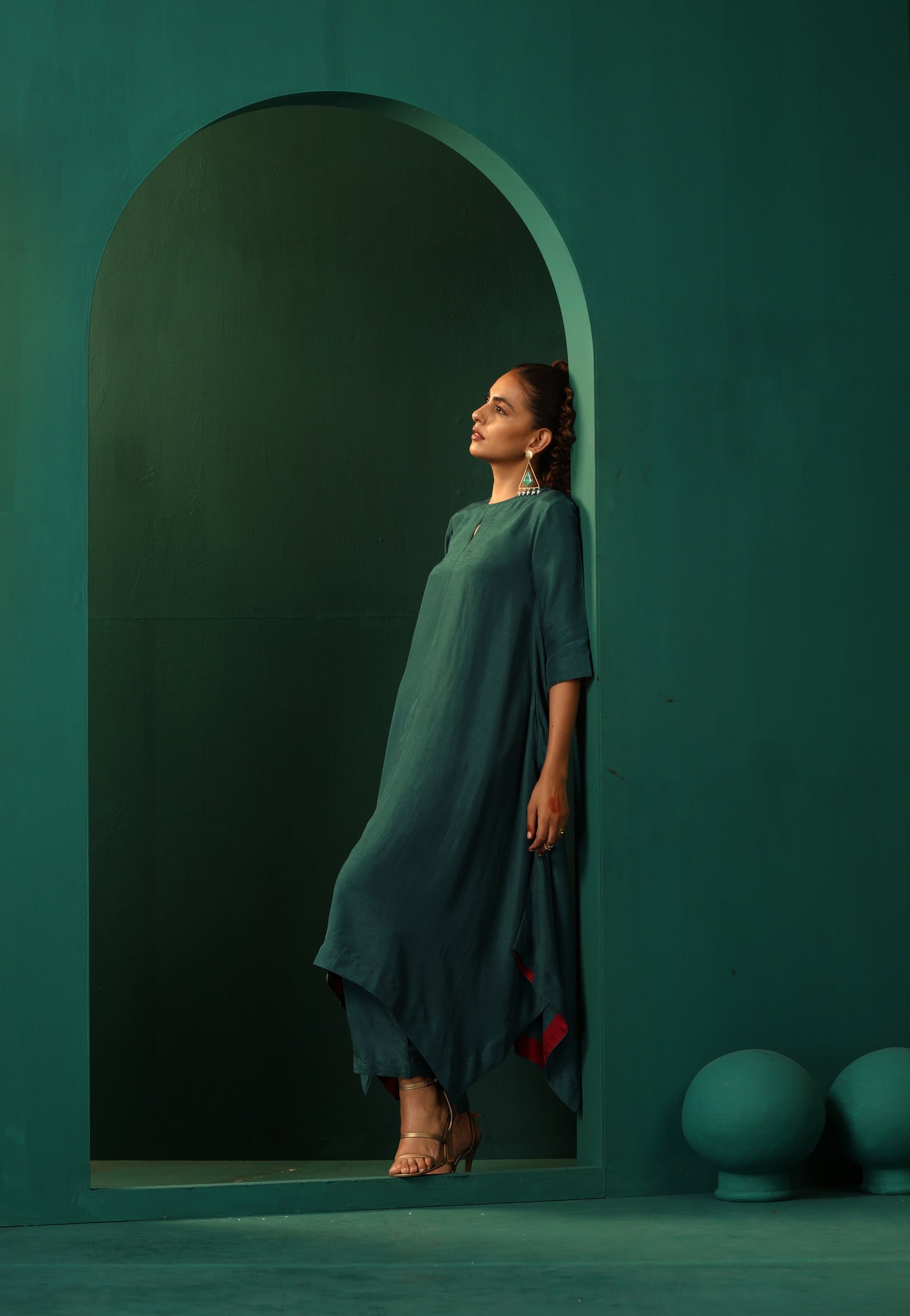 trueBrowns Teal Silk Handkerchief Kurta Pant Set | Swadesiicart
