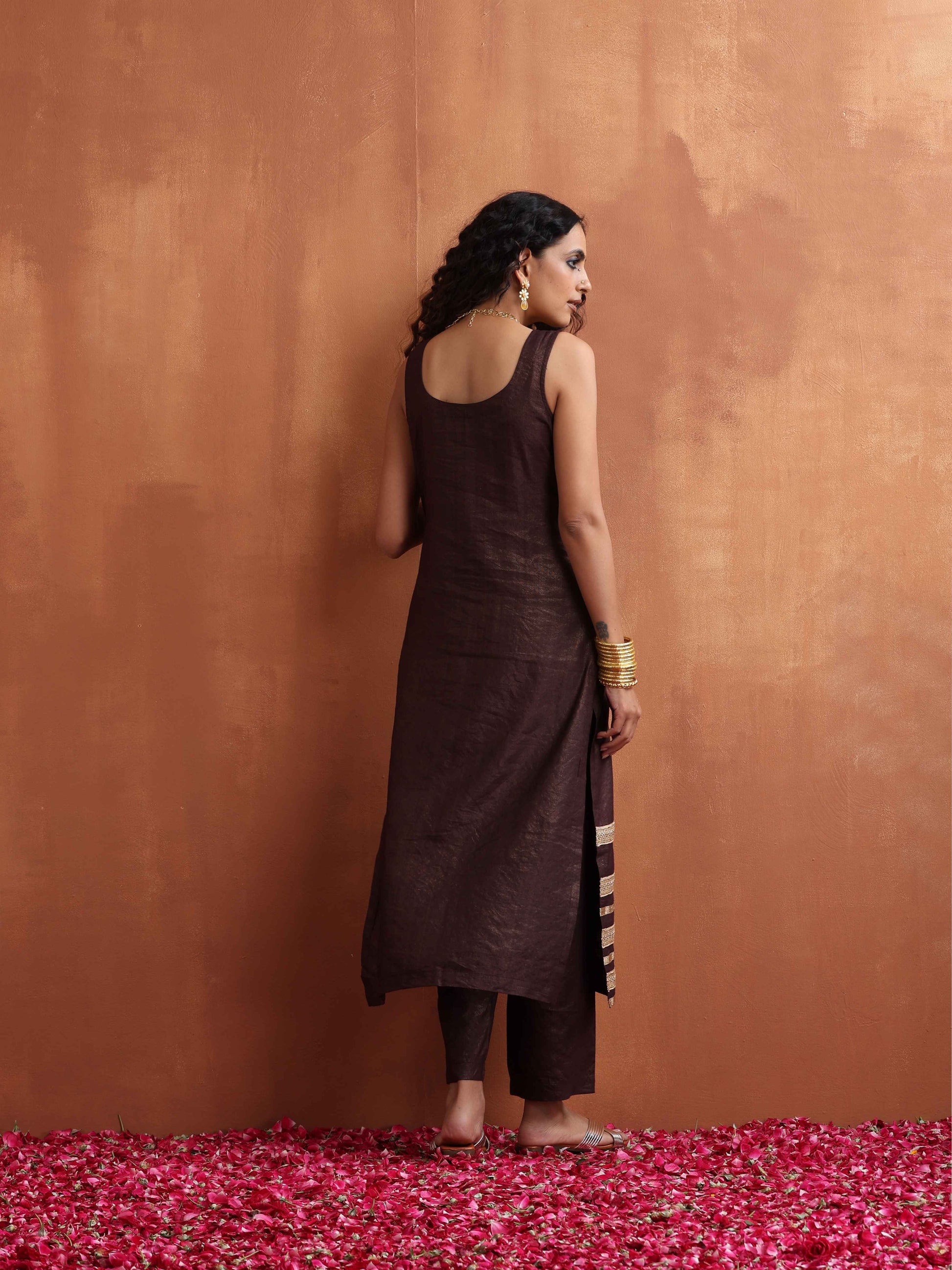 trueBrowns Brown Metallic Straight Kurta Set | Swadesiicart