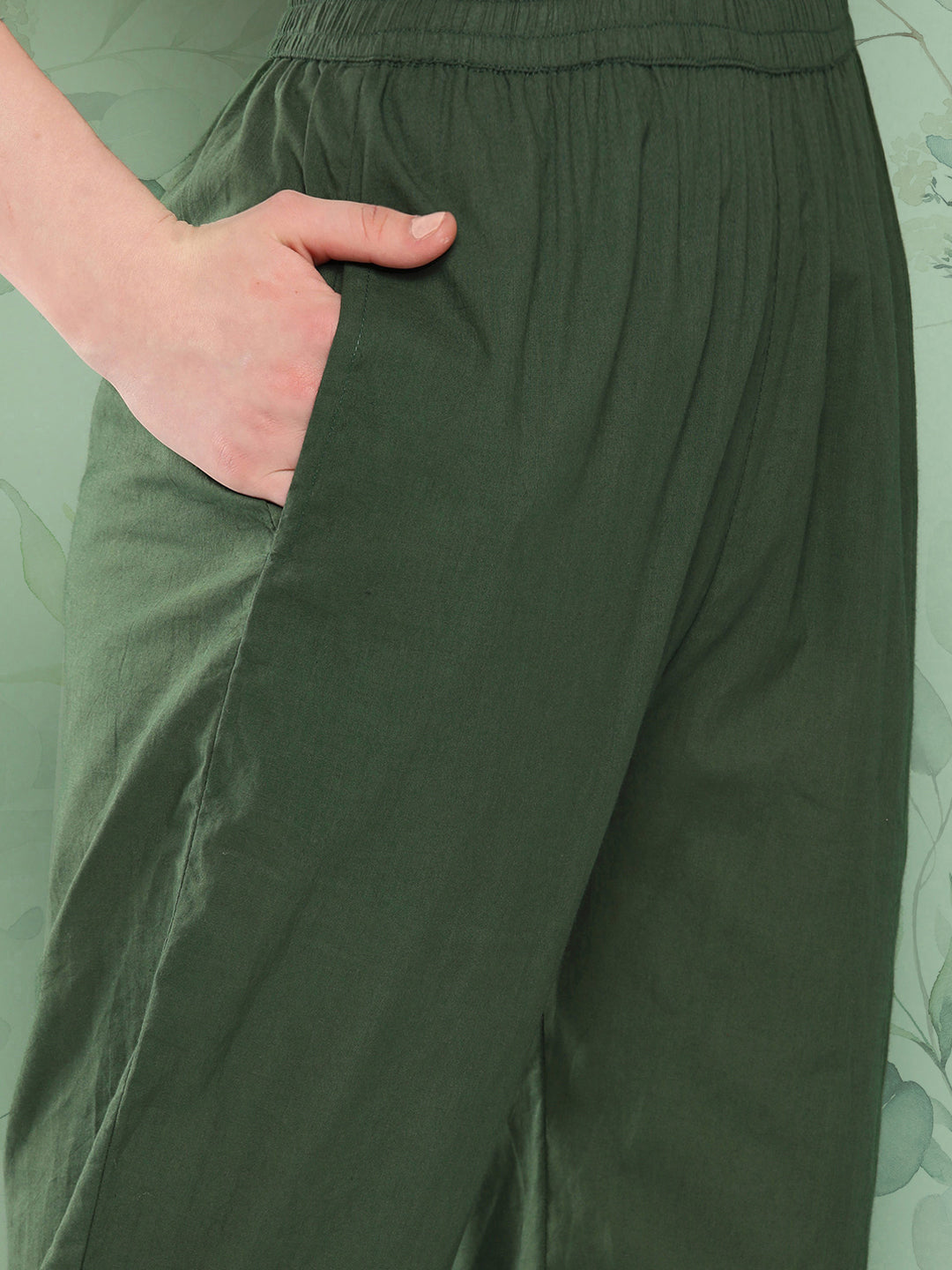InWeave Women's Green Floral Motif Nyra Kurta Set With Dupatta - Swadesiicart