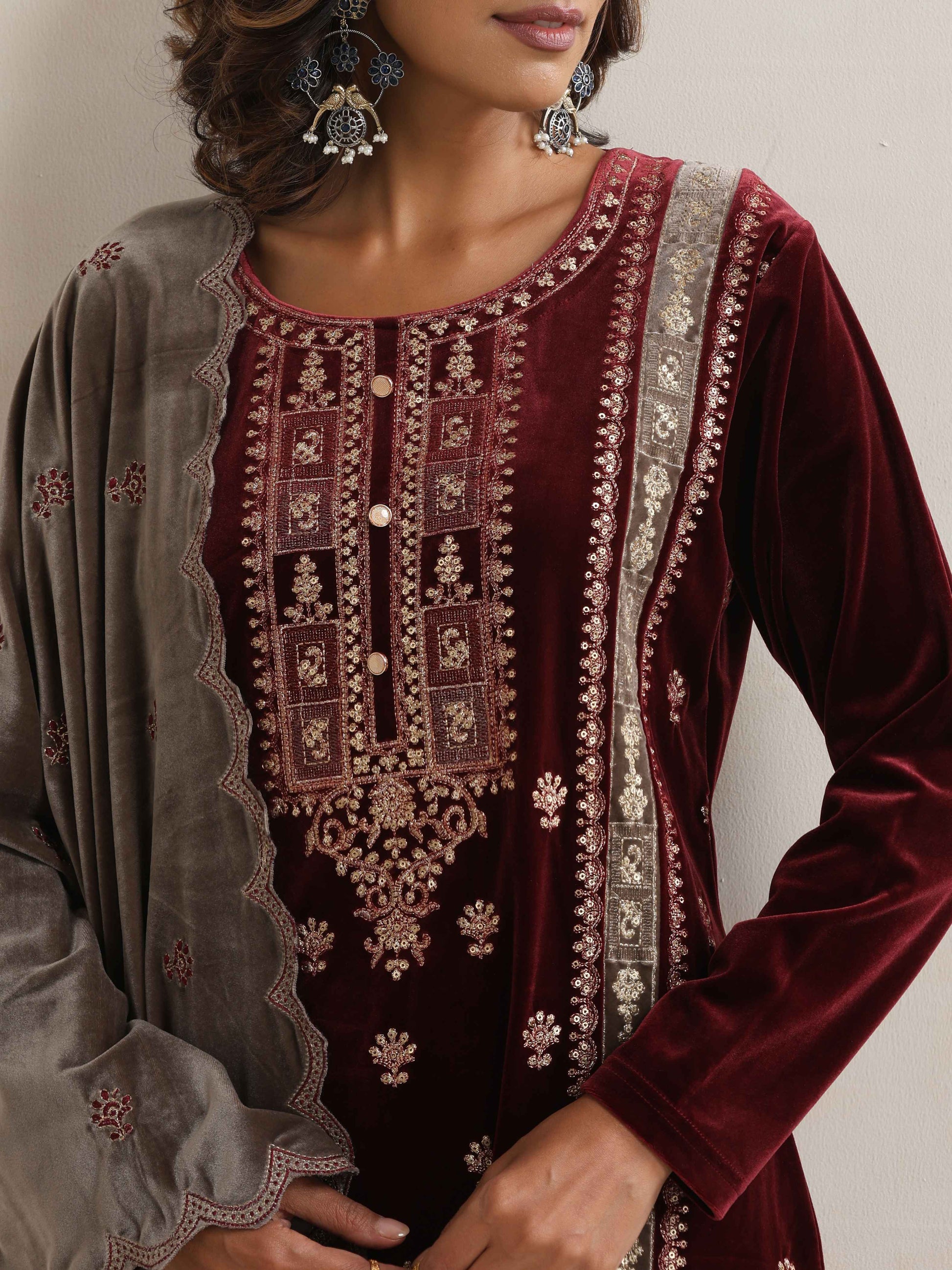 trueBrowns Maroon Velvet Embroidered Kurta Pant Dupatta Set | Swadesiicart