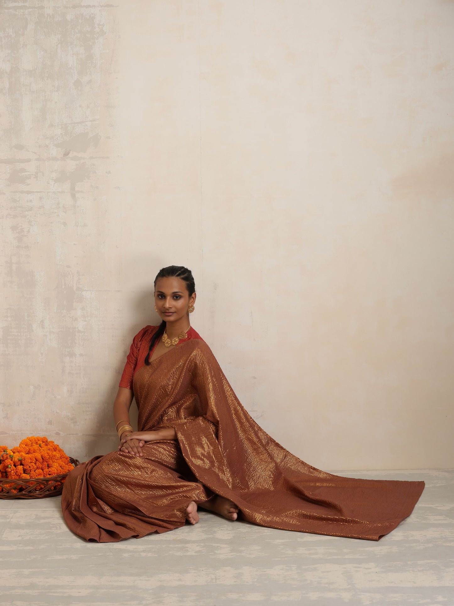 trueBrowns Brown Gold Lurex Ready To Wear Saree | Swadesiicart