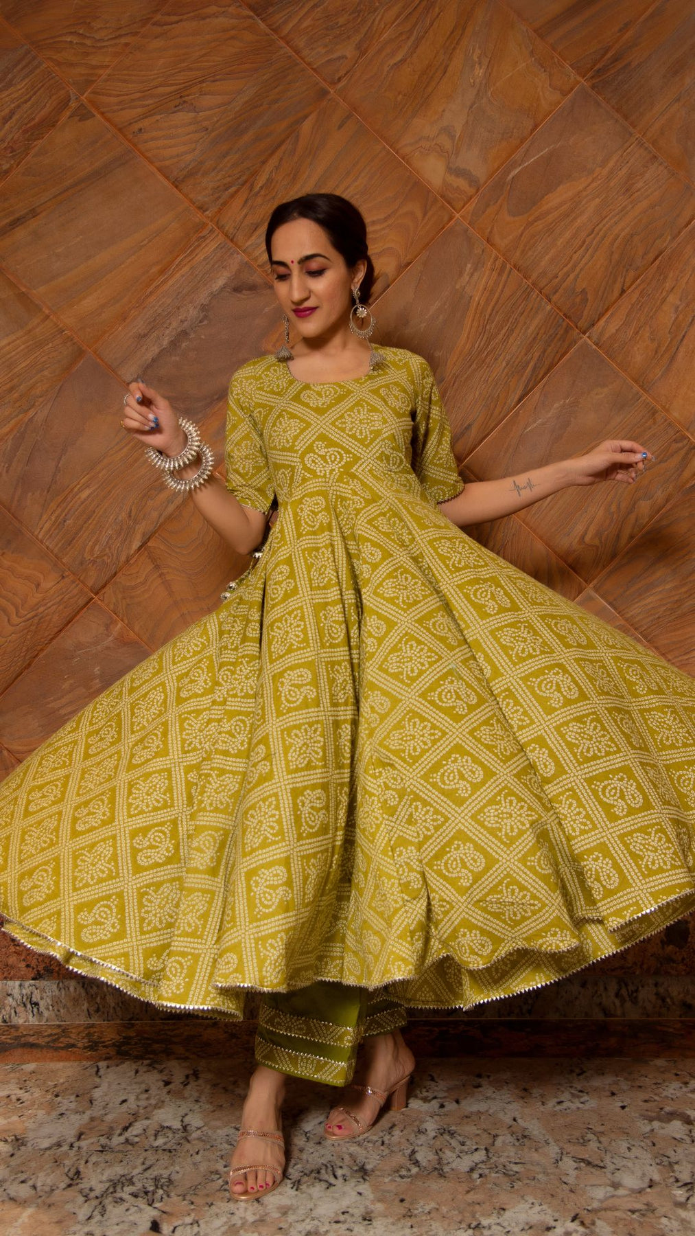 Pomcha Jaipur Bandhej Mehndhi Green Cotton Anarkali Set | Swadesiicart