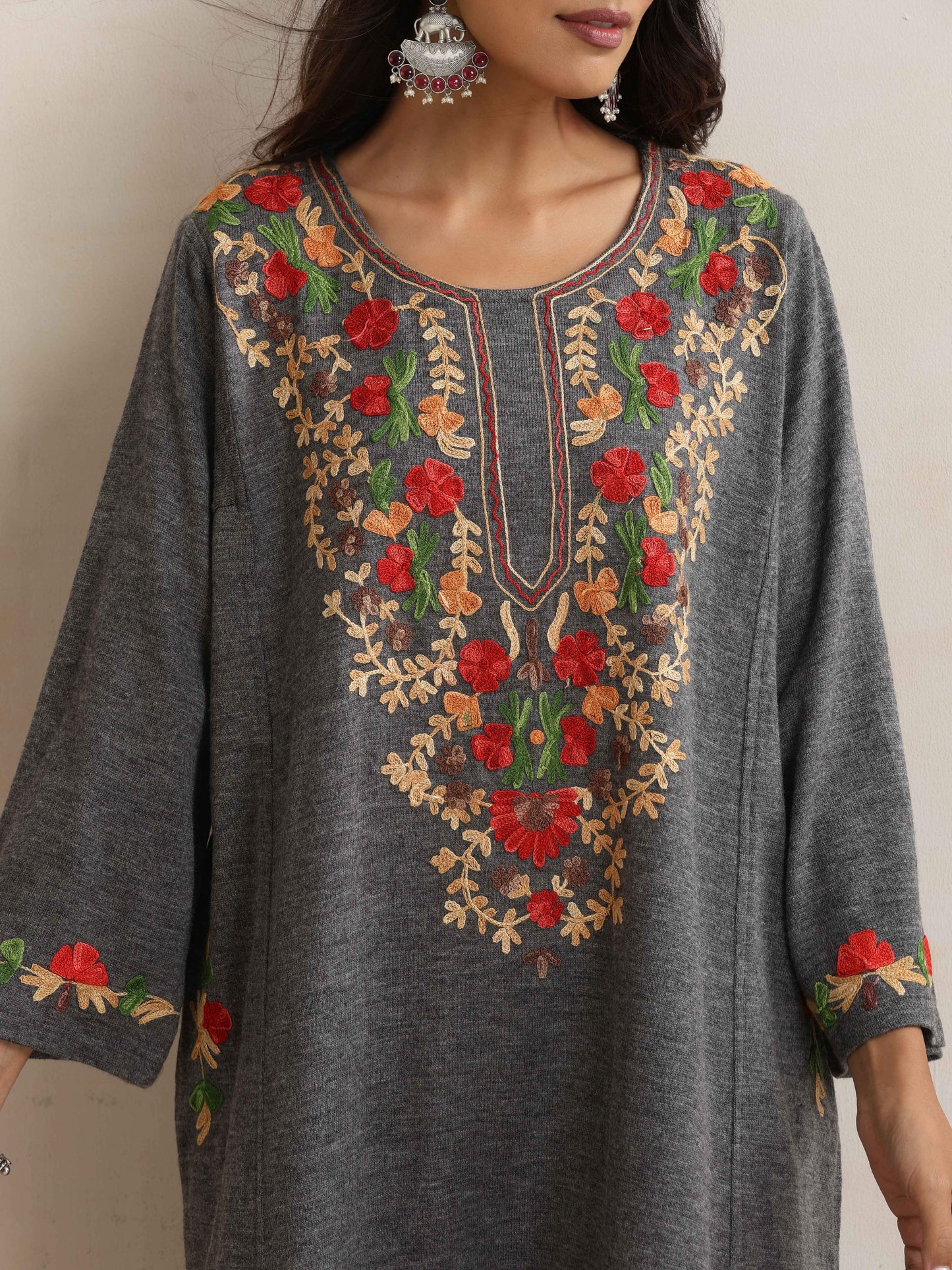 trueBrowns Grey Kashmiri Embroidered Woollen Phiran Kurta | Swadesiicart