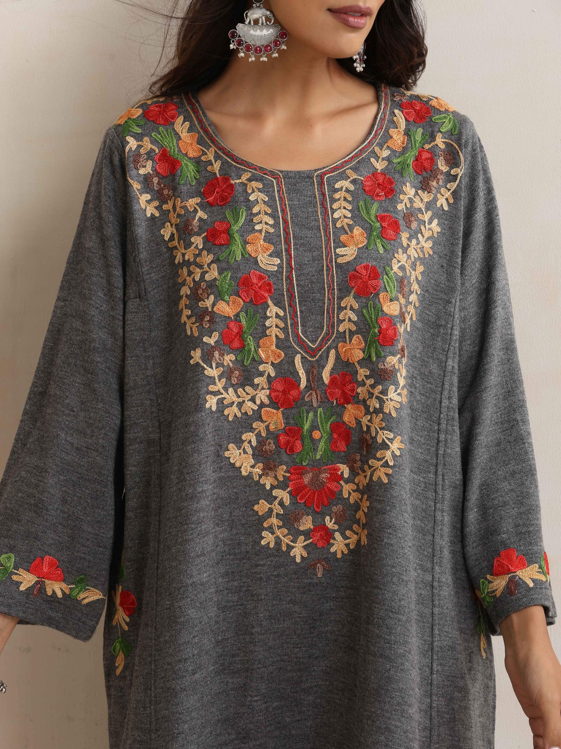 trueBrowns Grey Kashmiri Embroidered Woollen Phiran Kurta | Swadesiicart